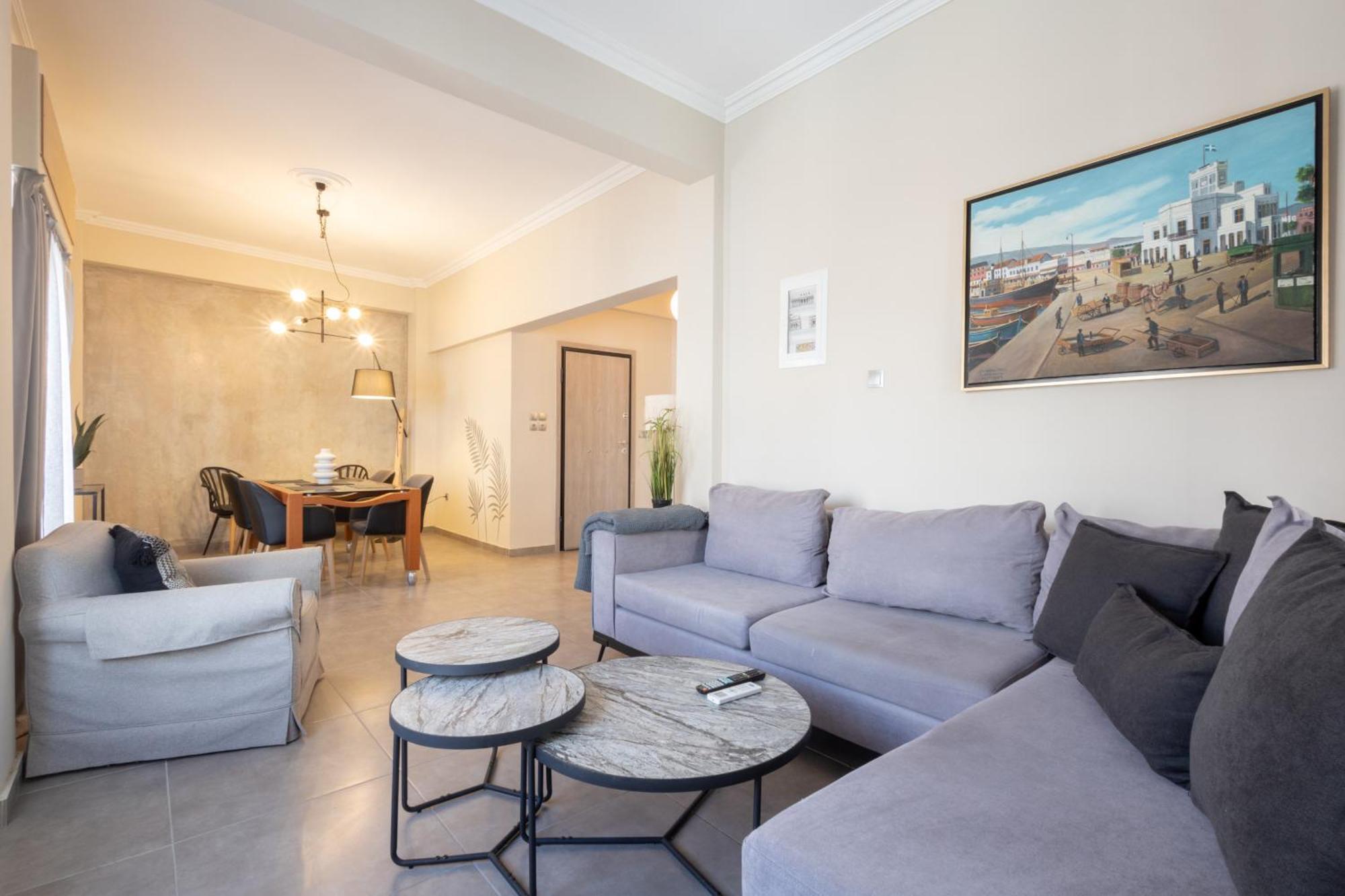 Beachside Bliss Freshly Renovated 2-bedroom Getaway Apartment *