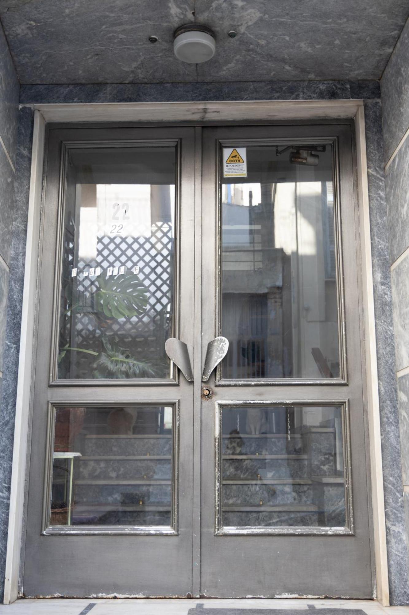 Beachside Bliss Freshly Renovated 2-bedroom Getaway Apartment Piraeus