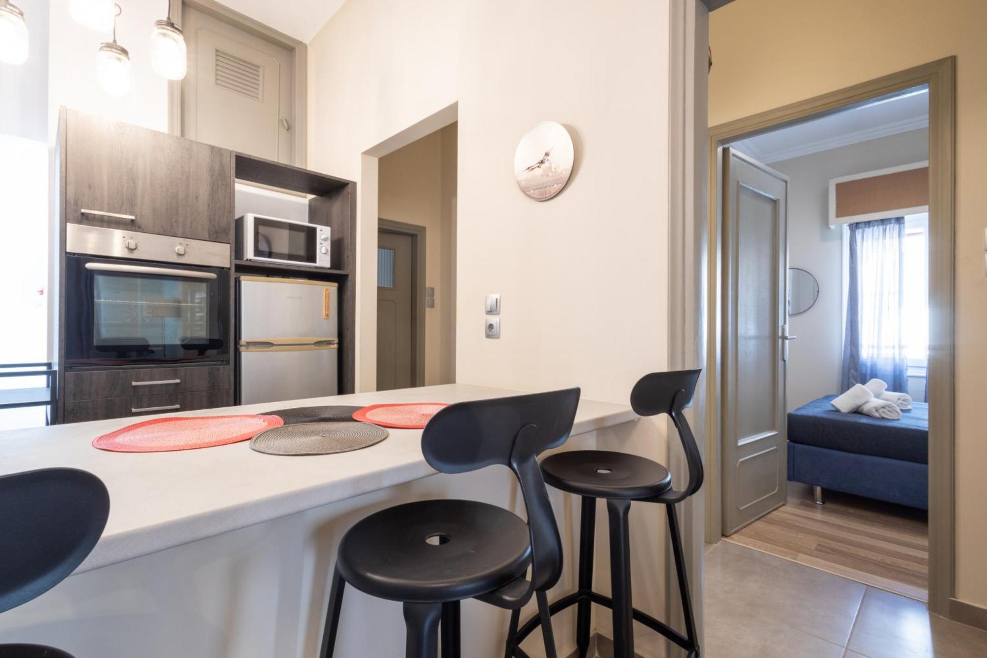 Beachside Bliss Freshly Renovated 2-bedroom Getaway *