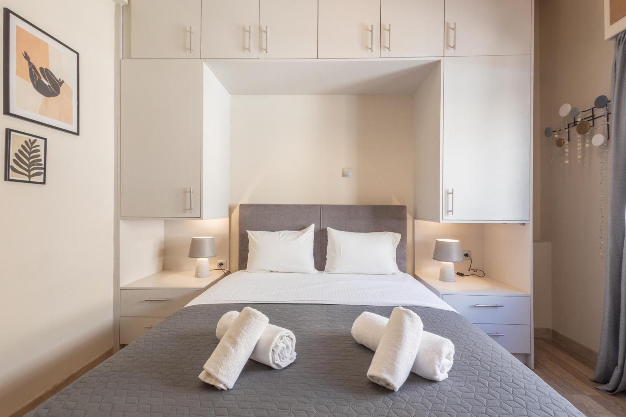 Beachside Bliss Freshly Renovated 2-bedroom Getaway Apartment *