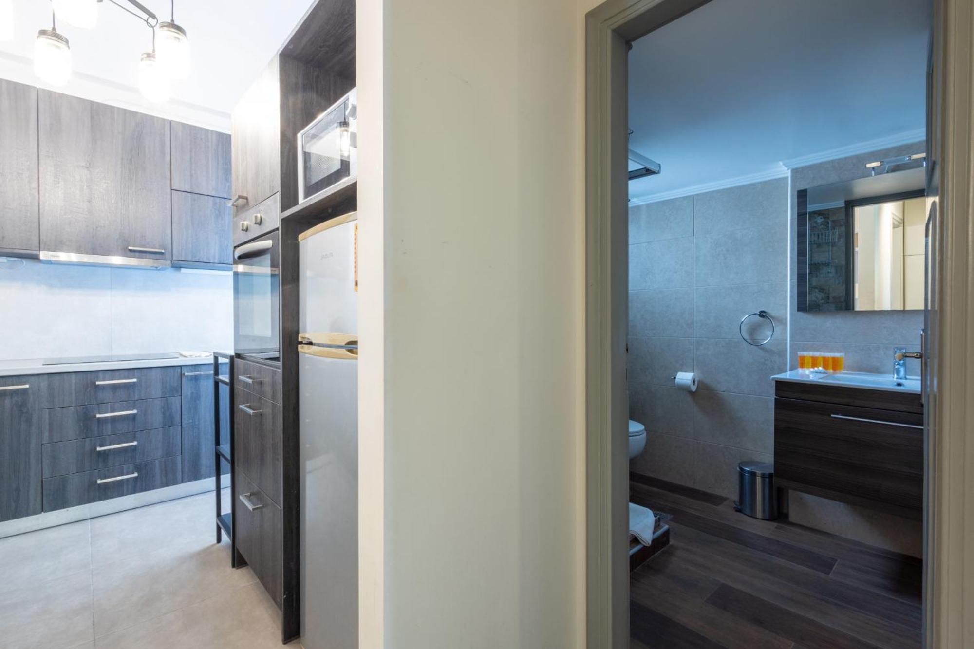 Apartment Beachside Bliss Freshly Renovated 2-bedroom Getaway *