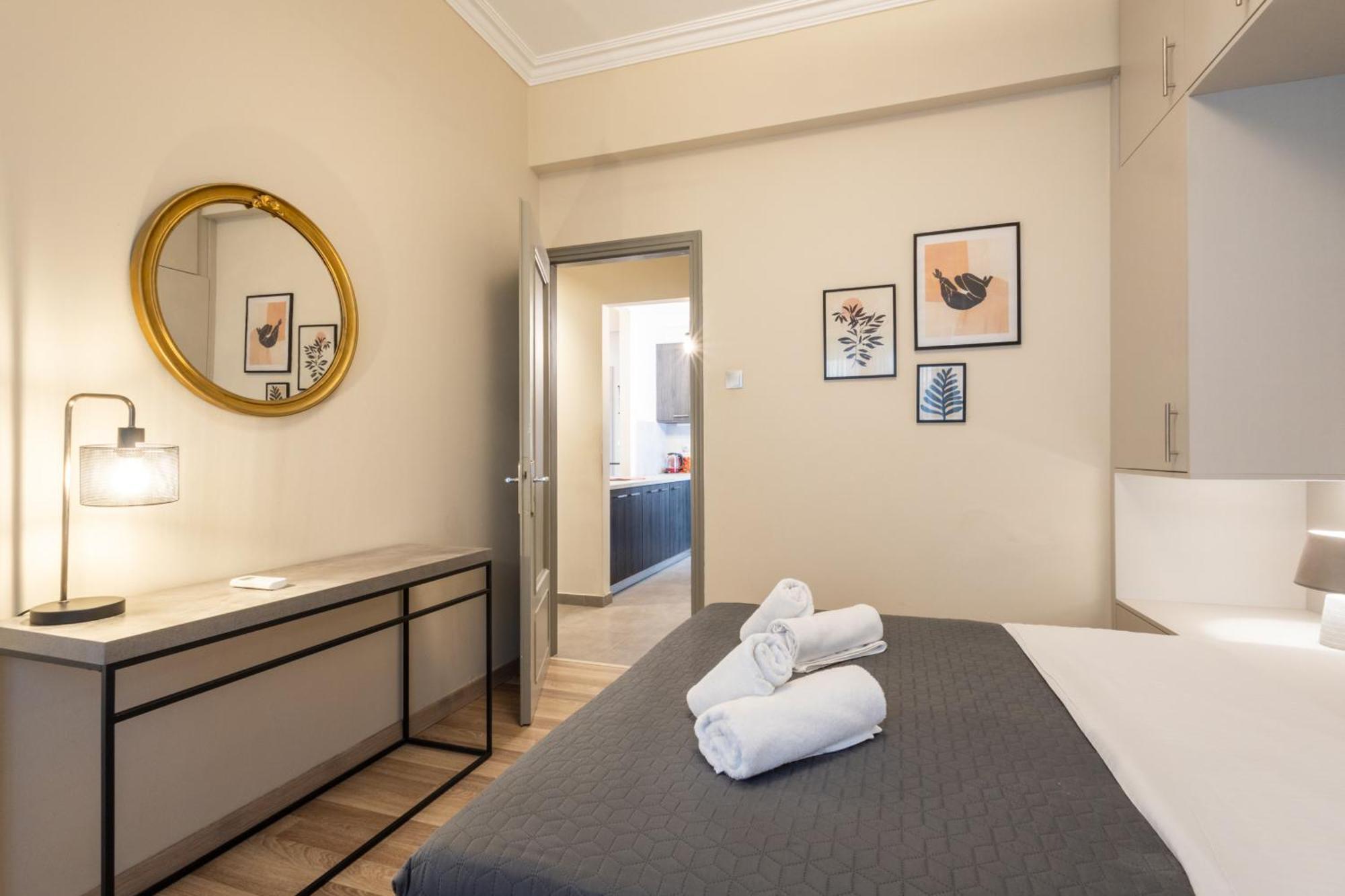 Apartment Beachside Bliss Freshly Renovated 2-bedroom Getaway Piraeus