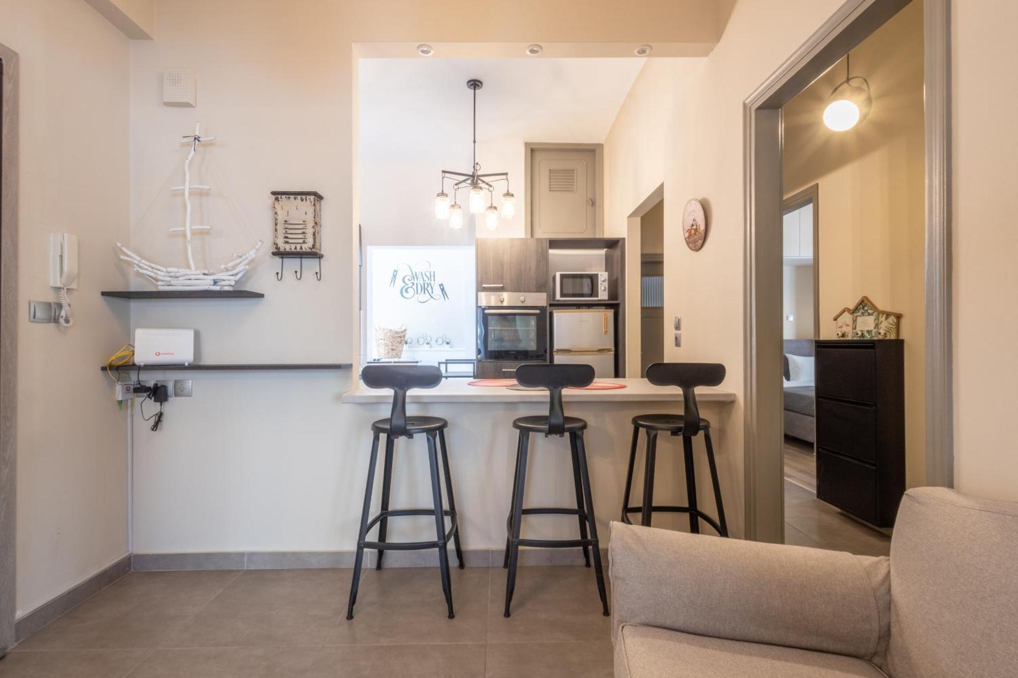 Beachside Bliss Freshly Renovated 2-bedroom Getaway *