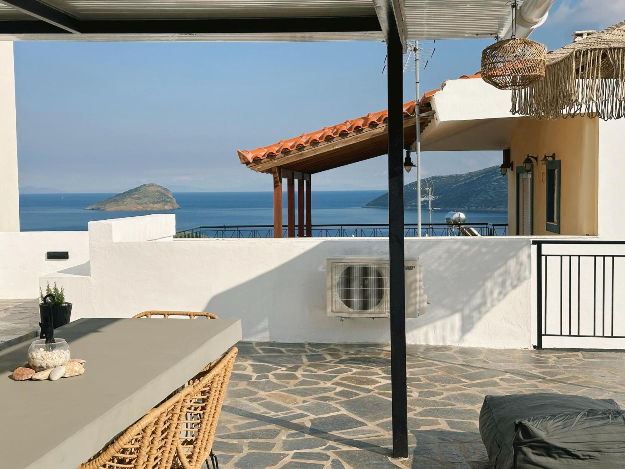Holiday home Elysian Sunrise Retreat With Pool Porto Rafti