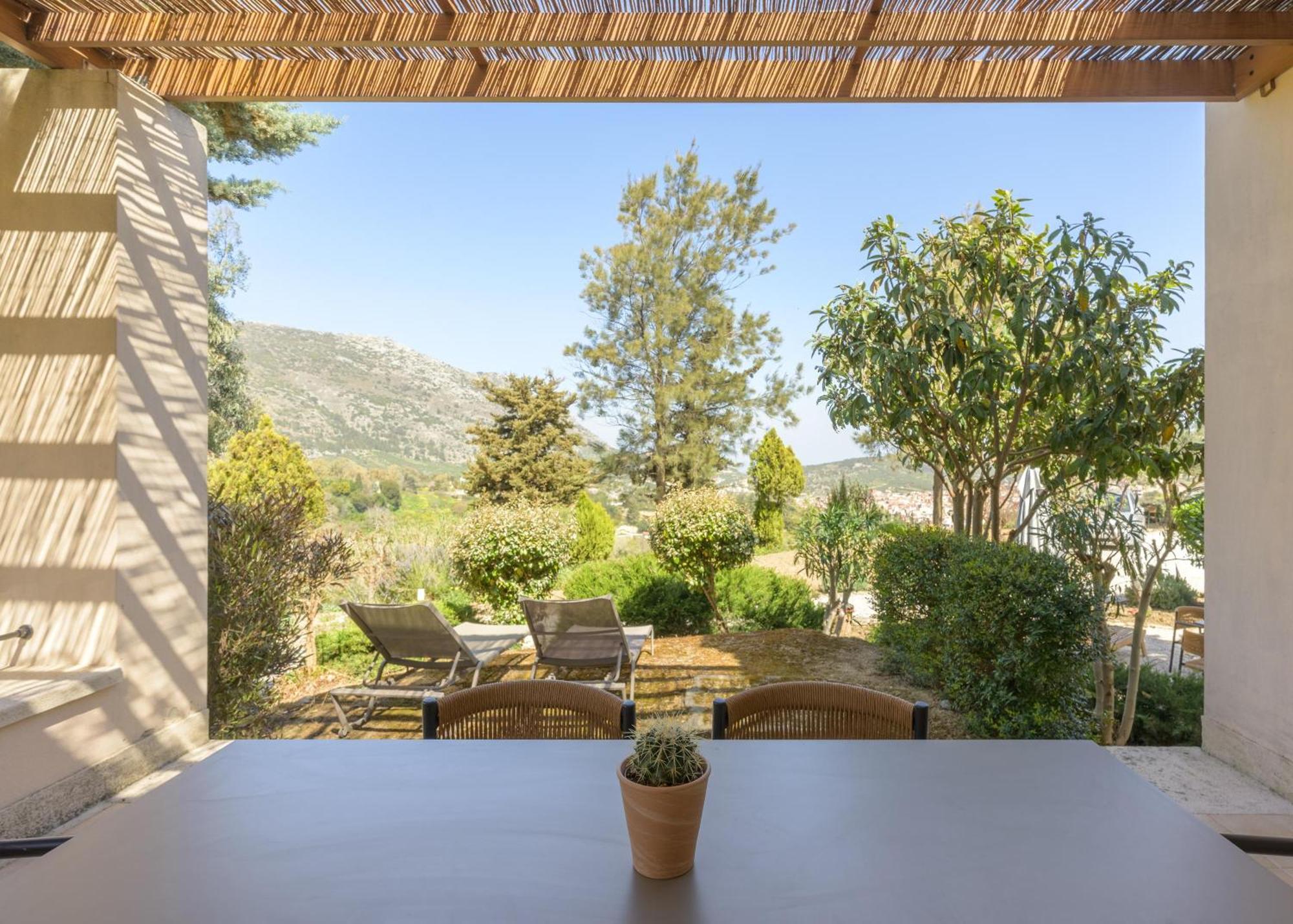Eliathos Hillside Retreat Apartment