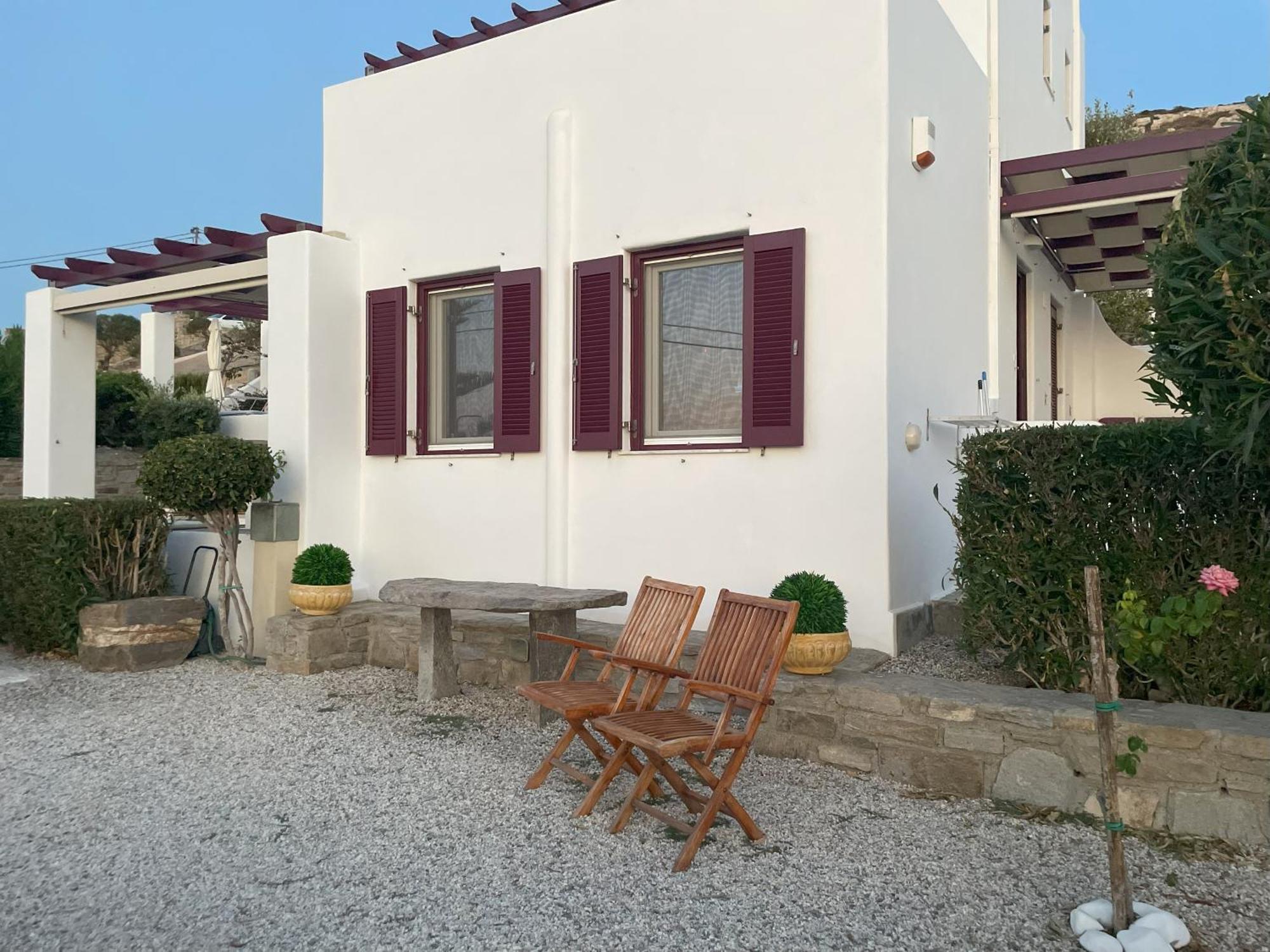 Playera Holiday home