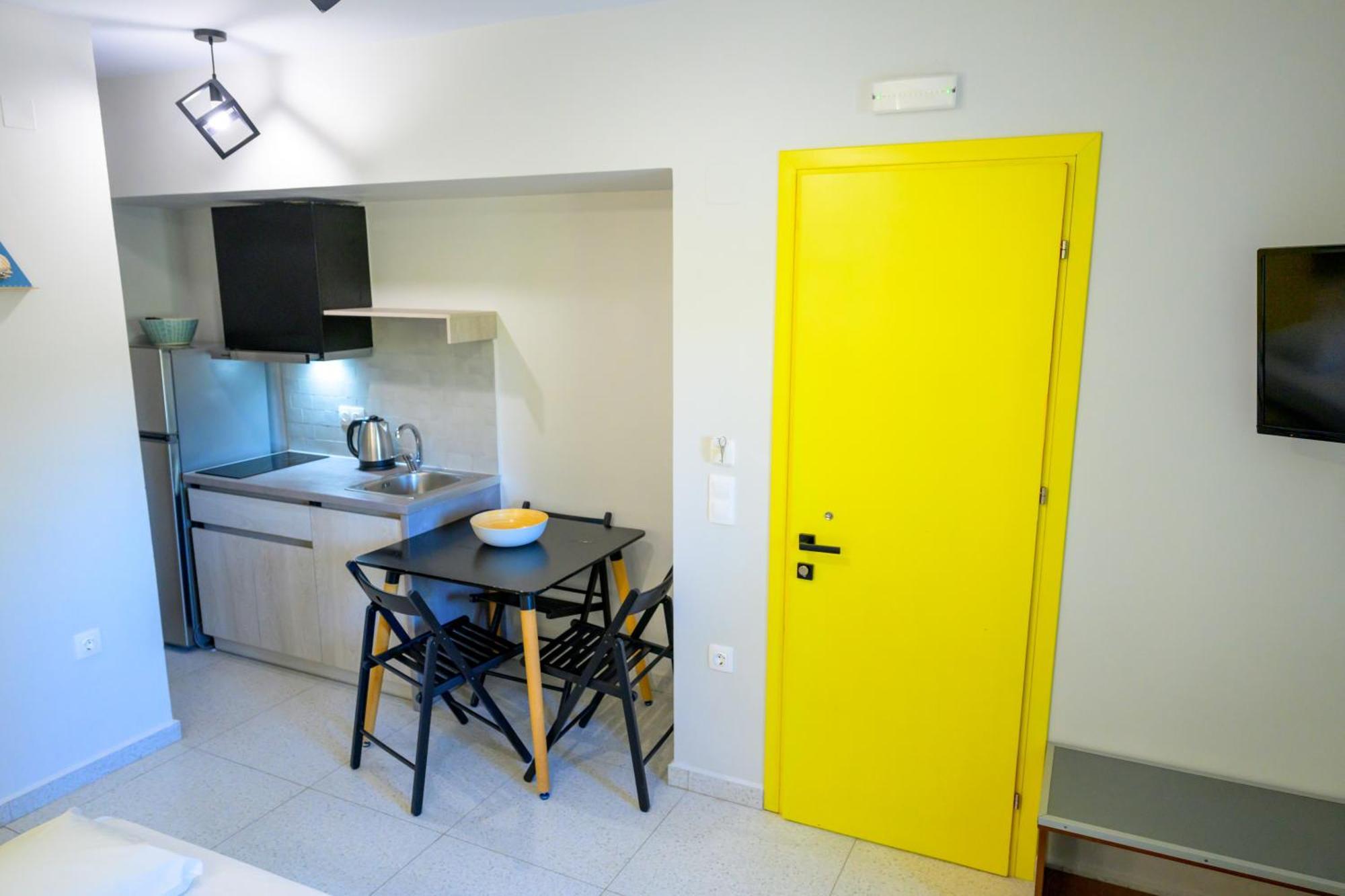 Bikini Apartment *