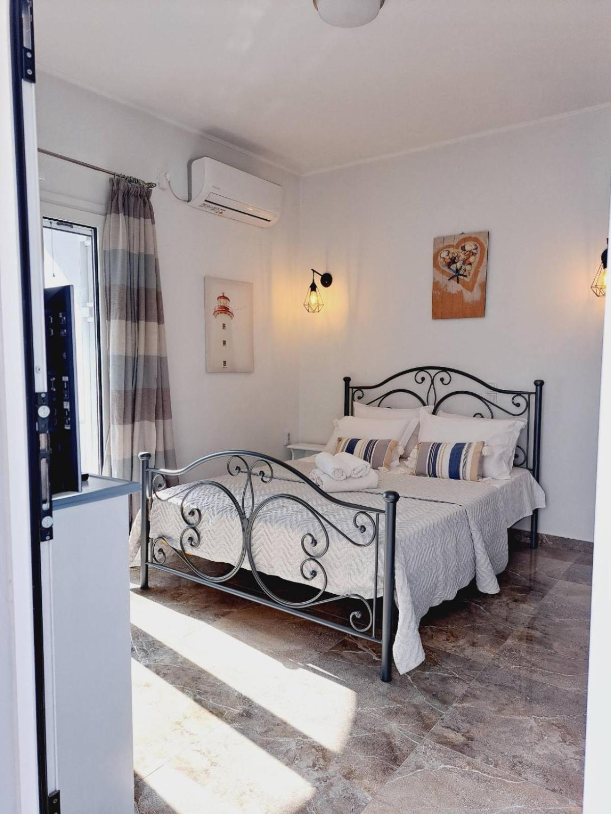 Dp Homes Mimika Santorini Holiday home *