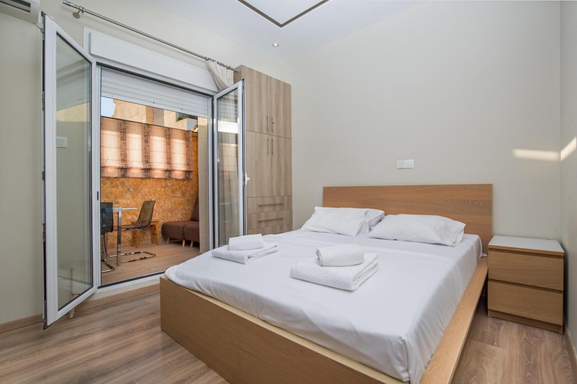 Cosy With Terrace Near Metro Station Apartment Athens