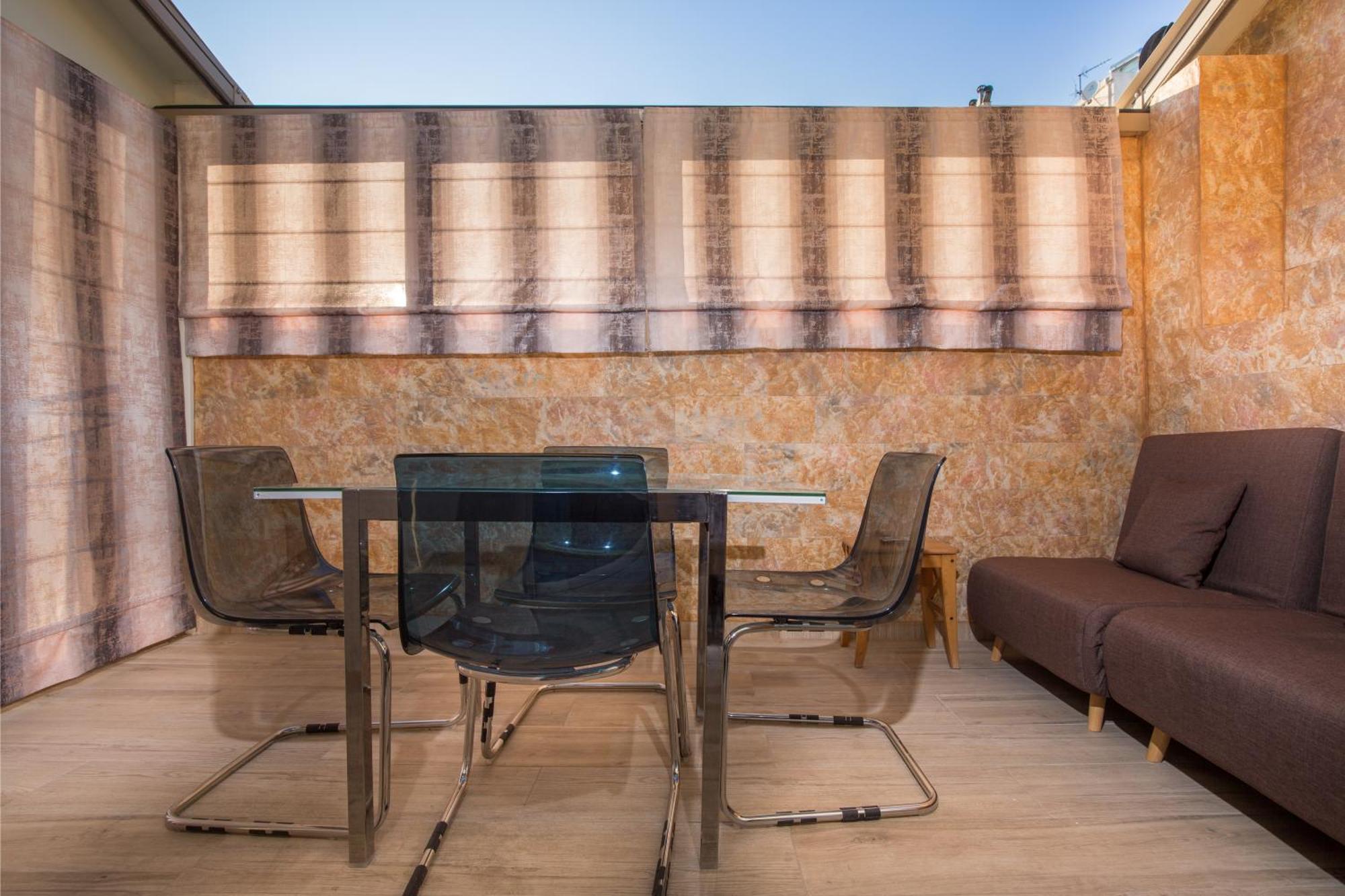 Cosy With Terrace Near Metro Station *