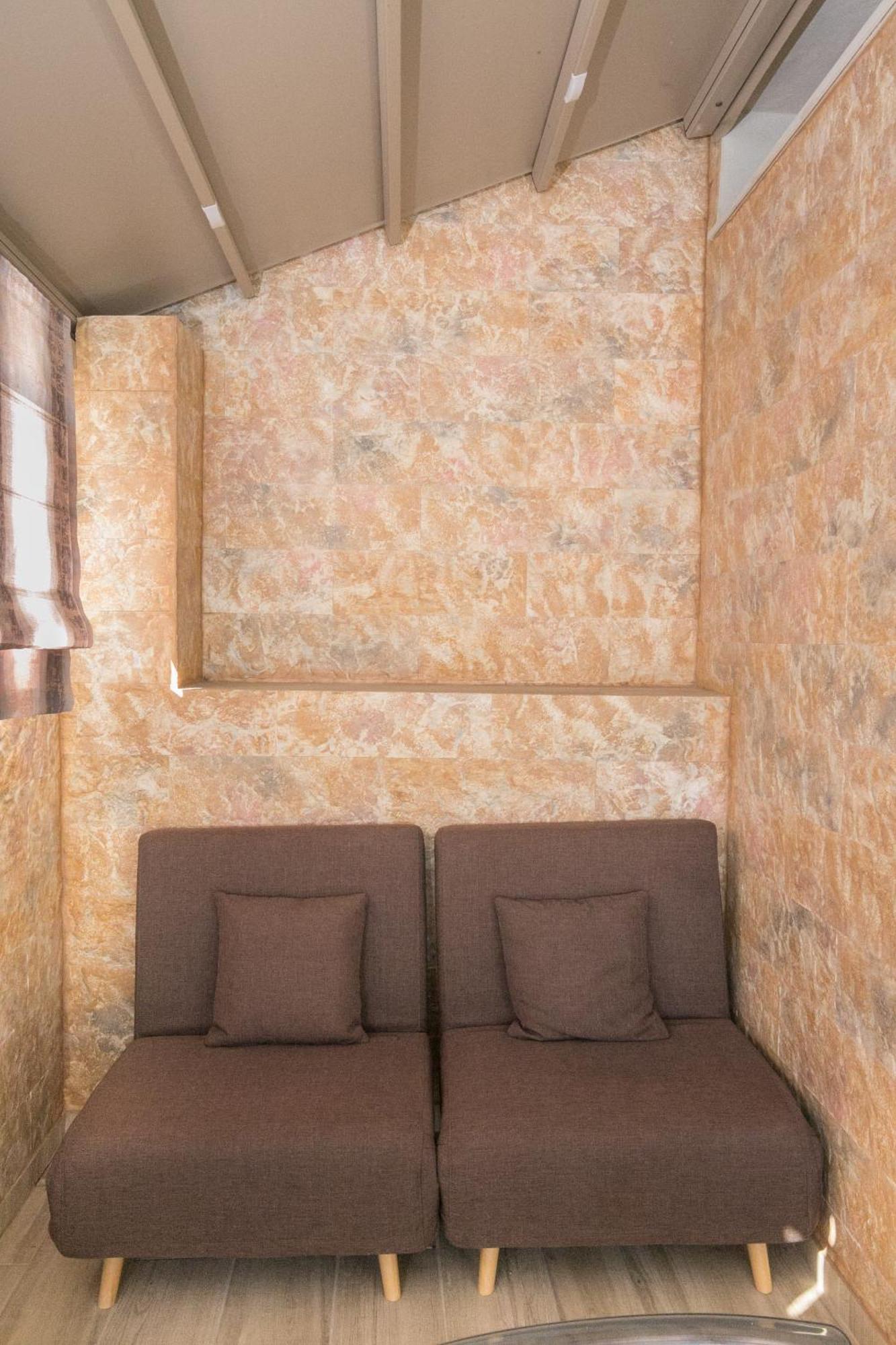 Cosy With Terrace Near Metro Station Apartment