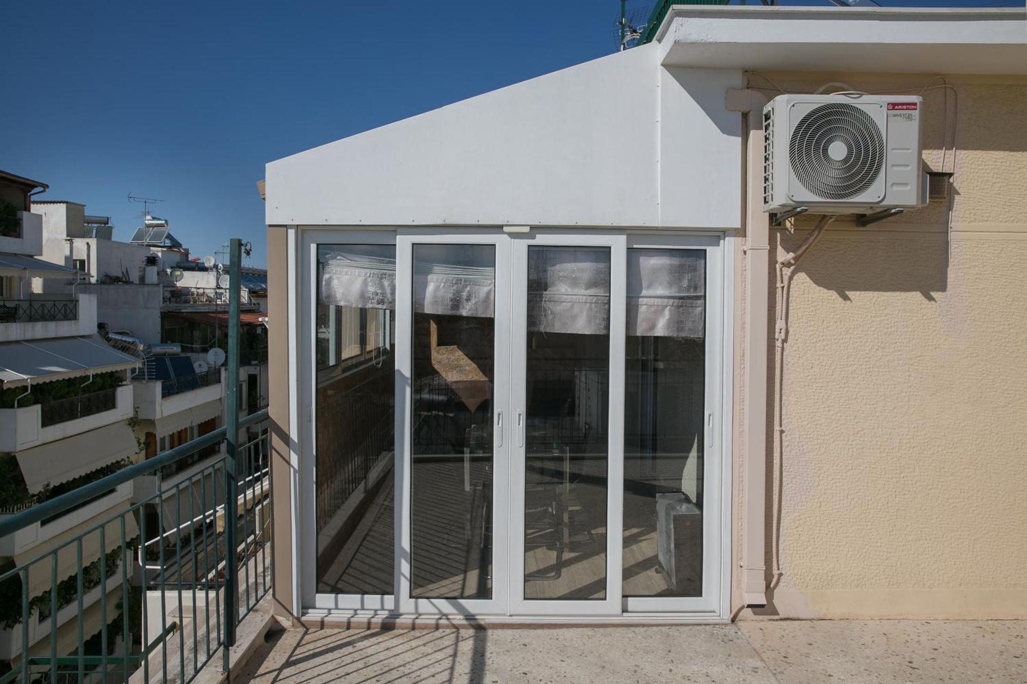 Cosy With Terrace Near Metro Station * Athens