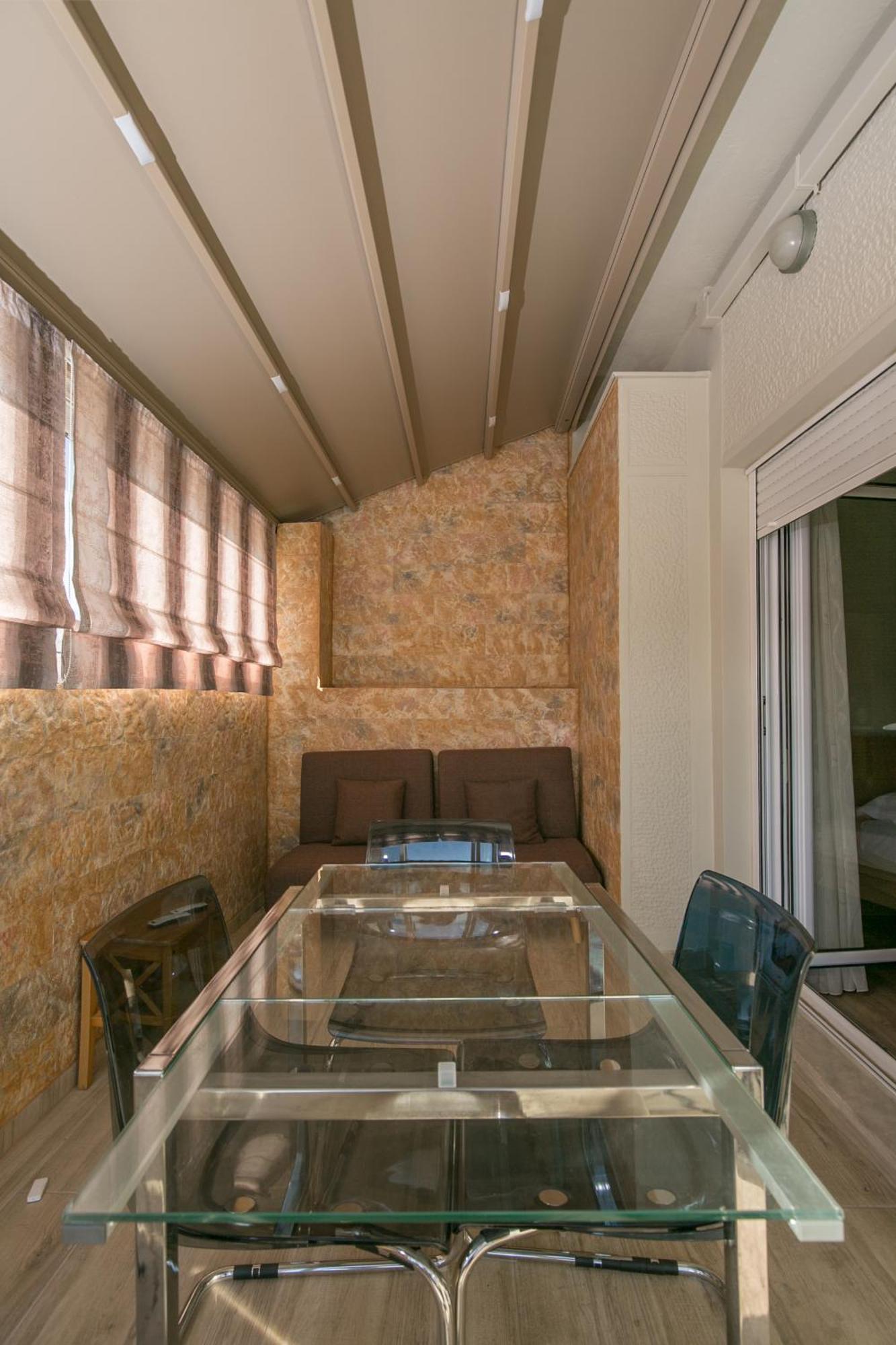 Cosy With Terrace Near Metro Station Apartment