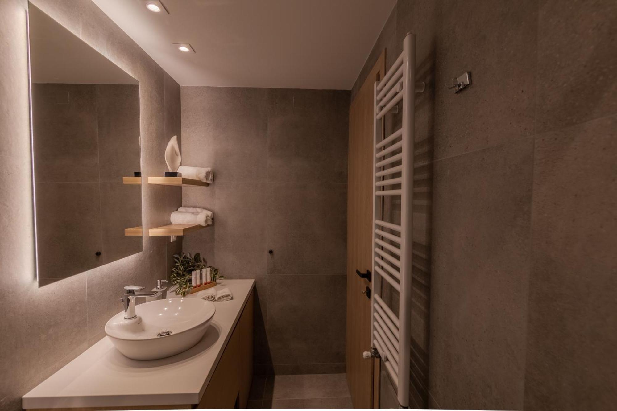 Aeson Premium Living