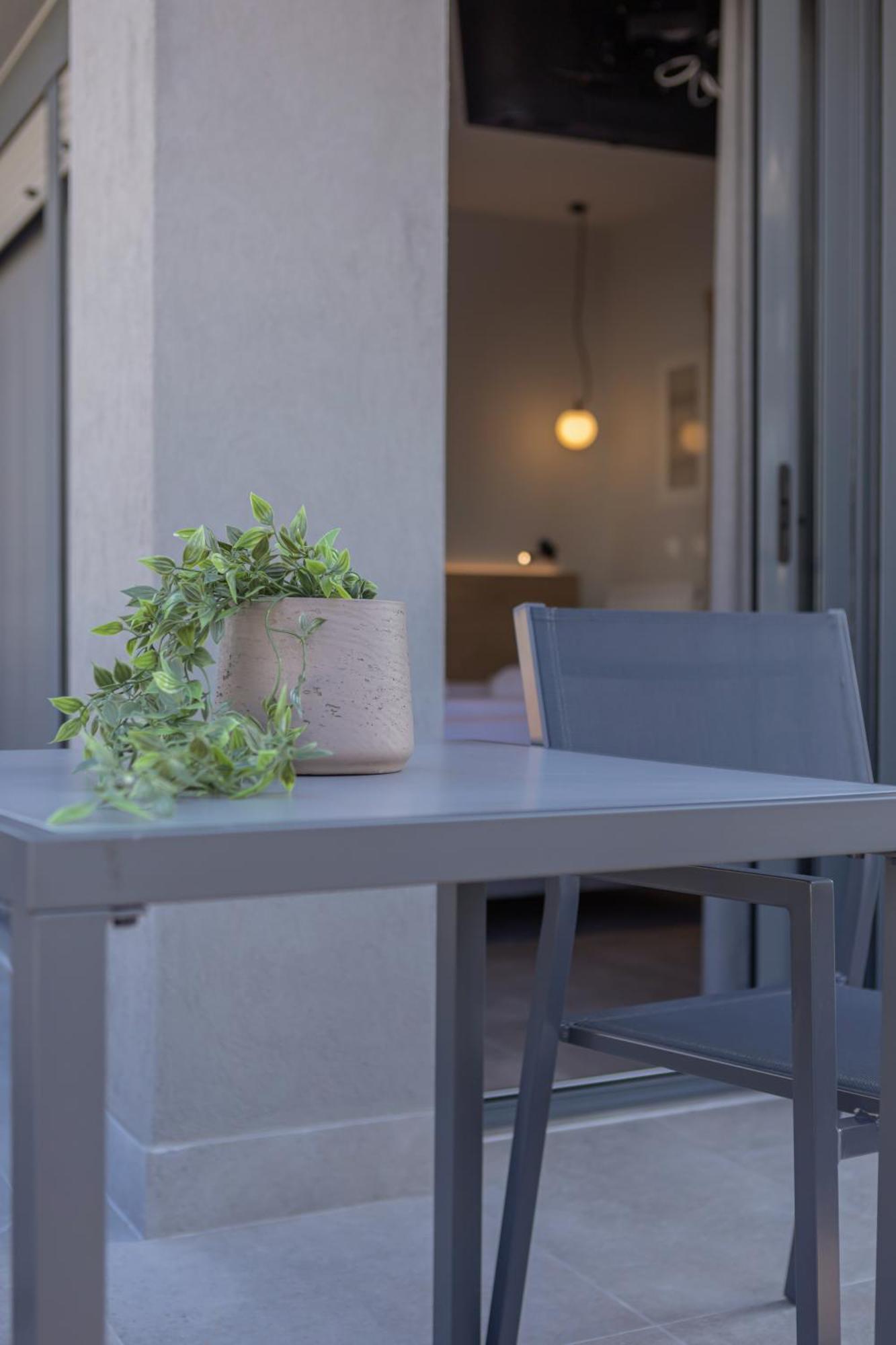 Aeson Premium Living *