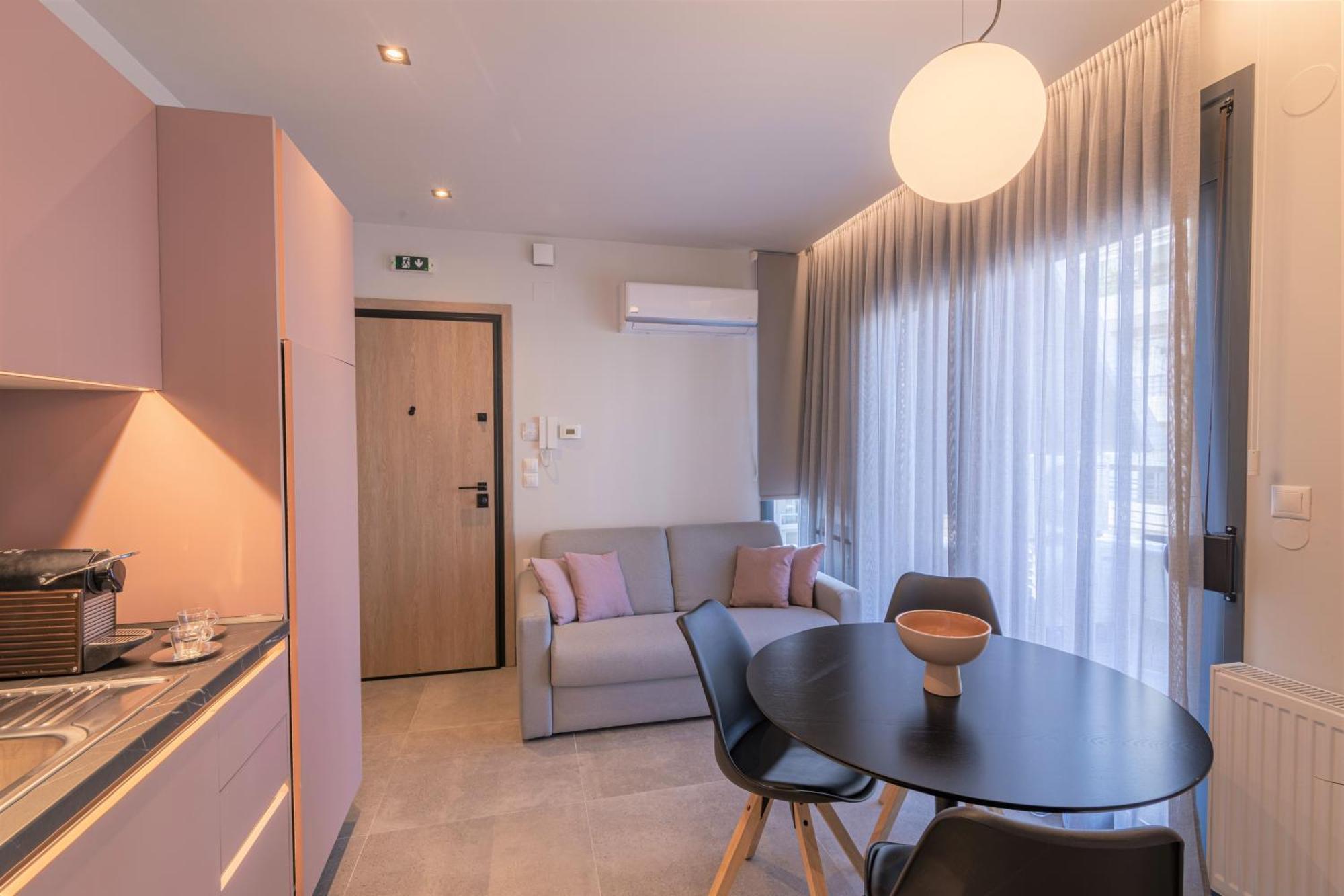 Aeson Premium Living Aparthotel *