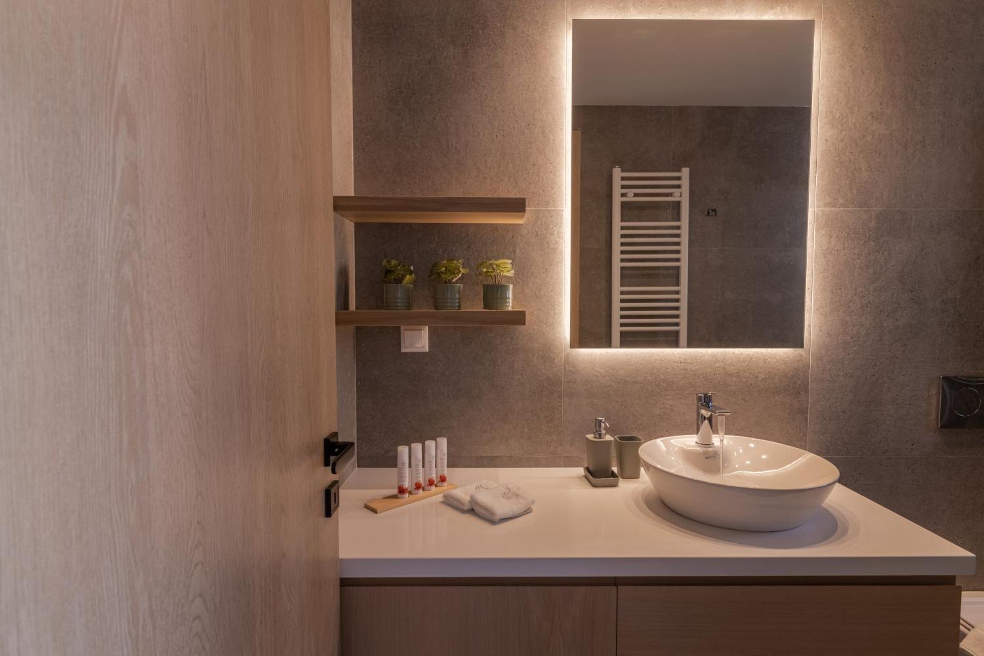 Aeson Premium Living