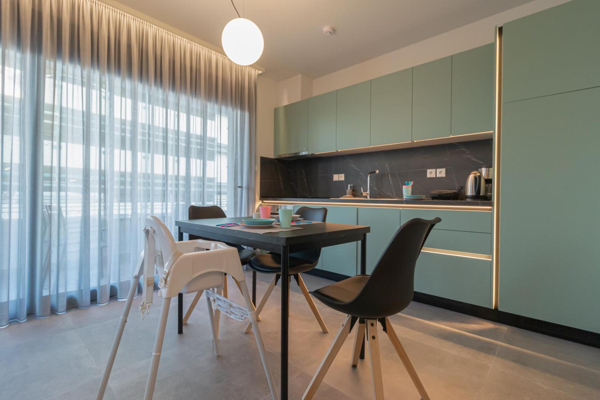 Aeson Premium Living Aparthotel *