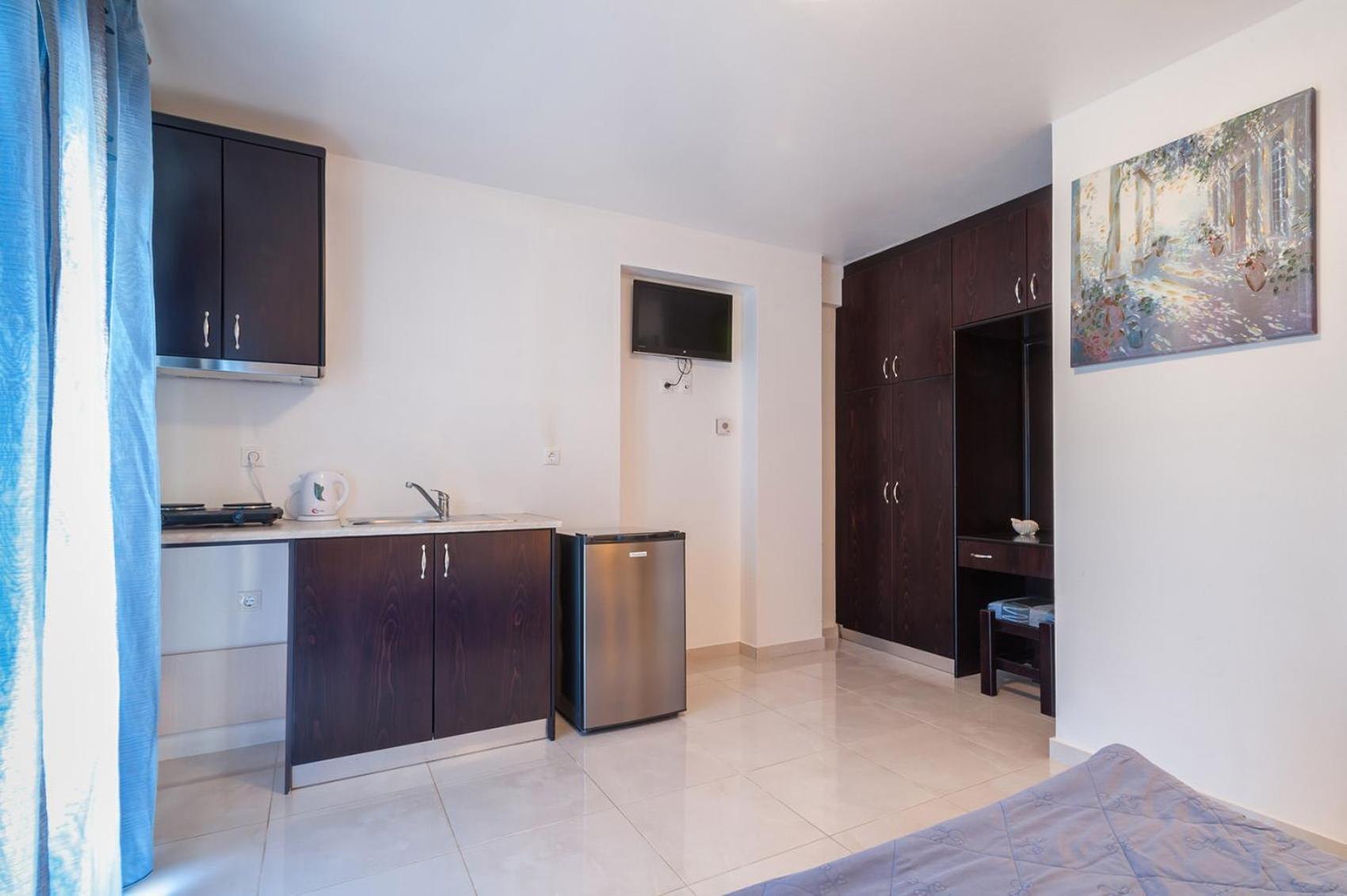 Nirvana Aparthotel Plati (Limnos)