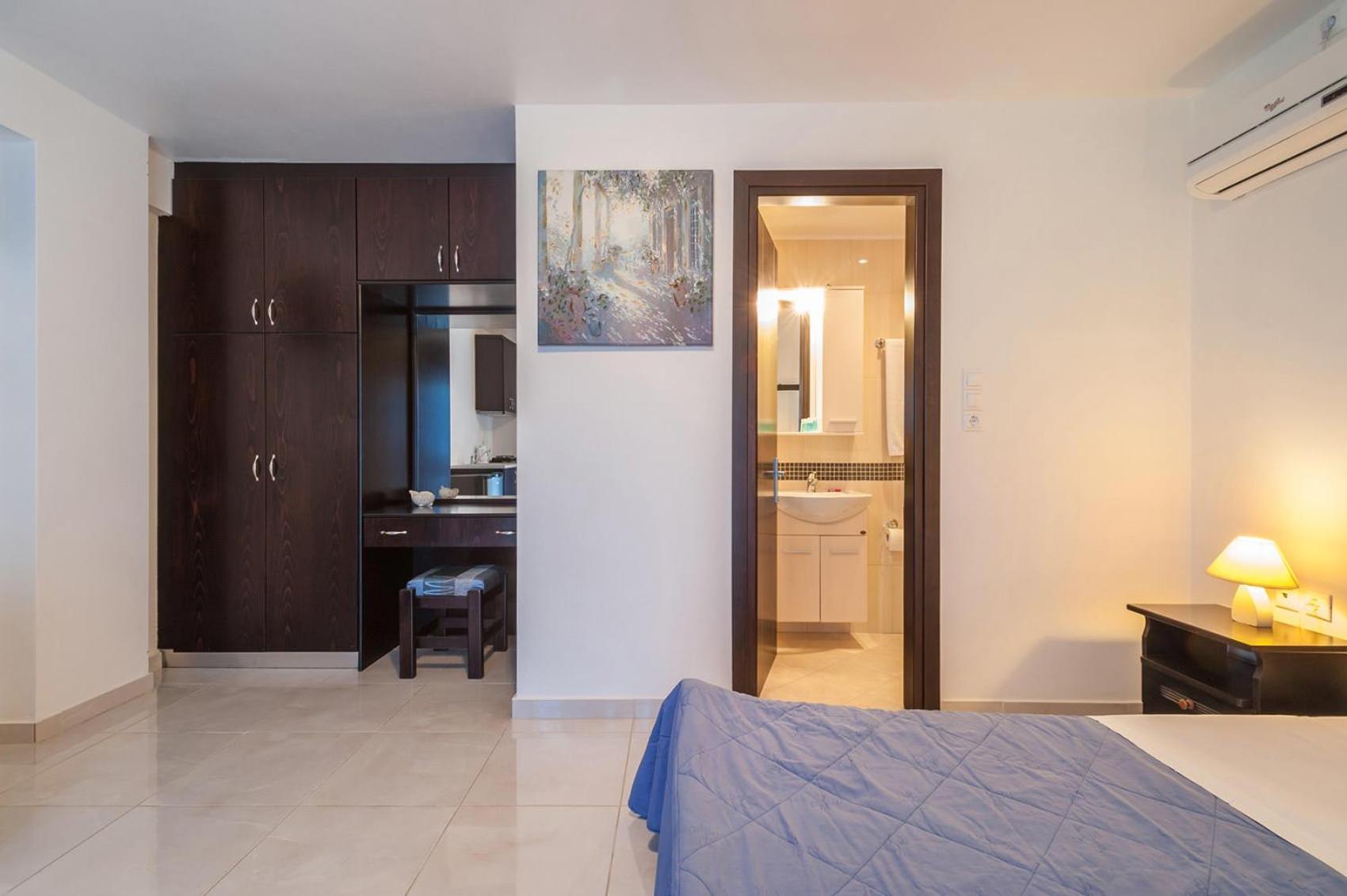 Nirvana Aparthotel