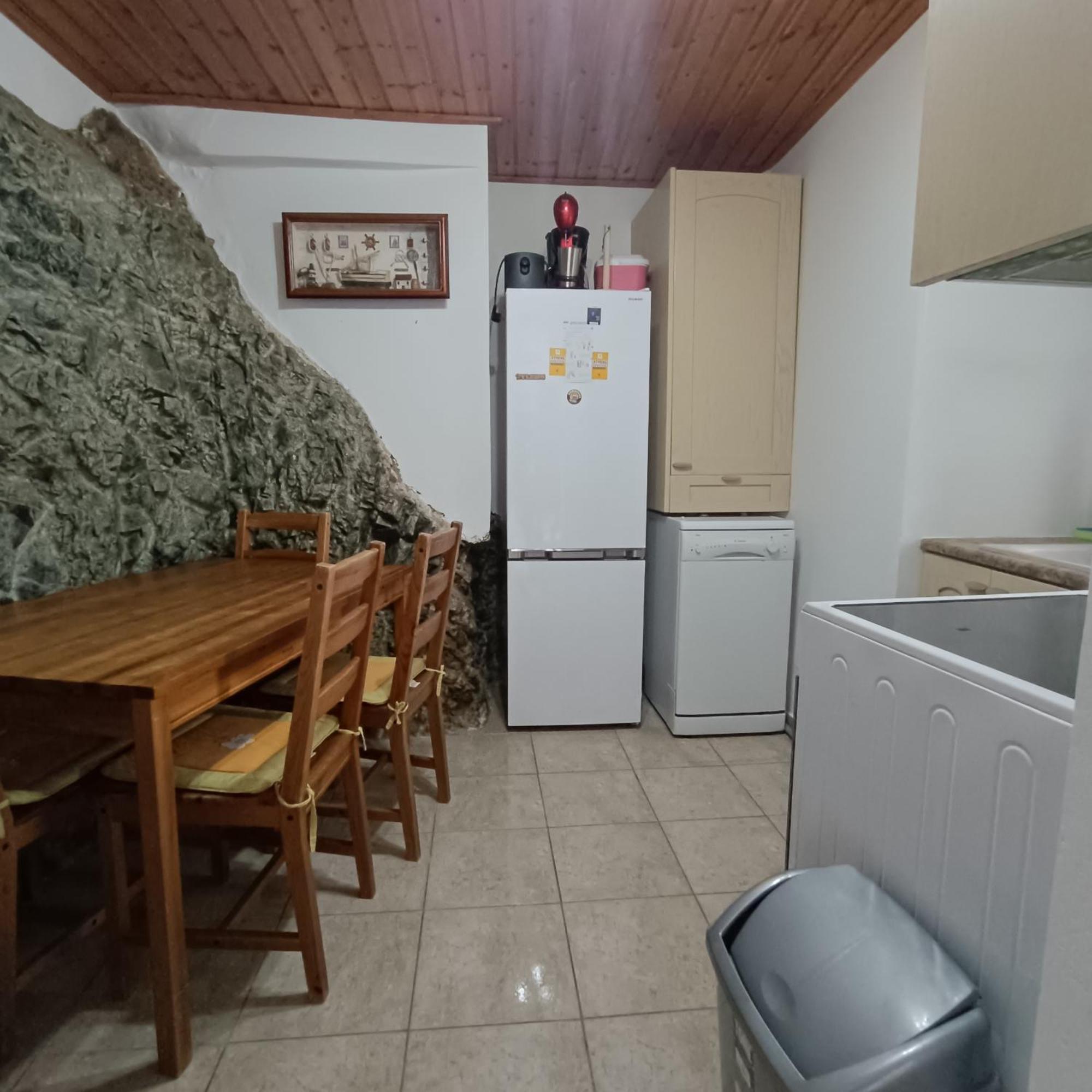 Perno Apartment Serifos Town