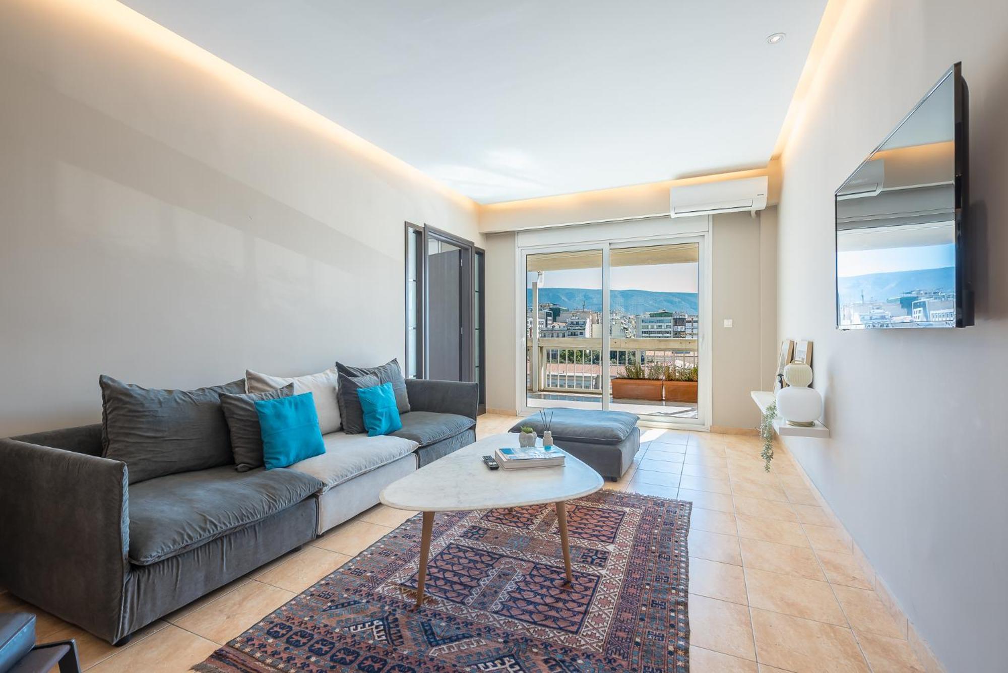 Artistic 2bdr Flat W Terrace & View In Centre Apartment
