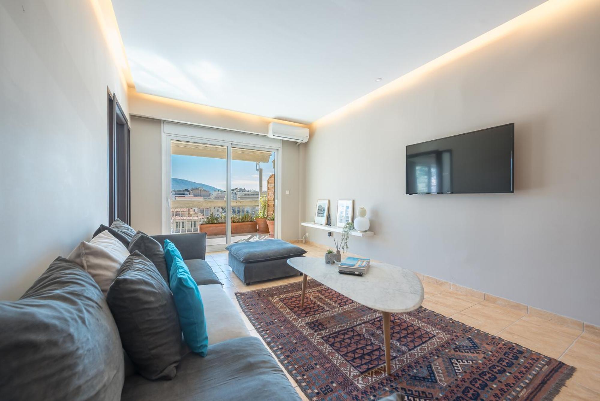 Artistic 2bdr Flat W Terrace & View In Centre Apartment *