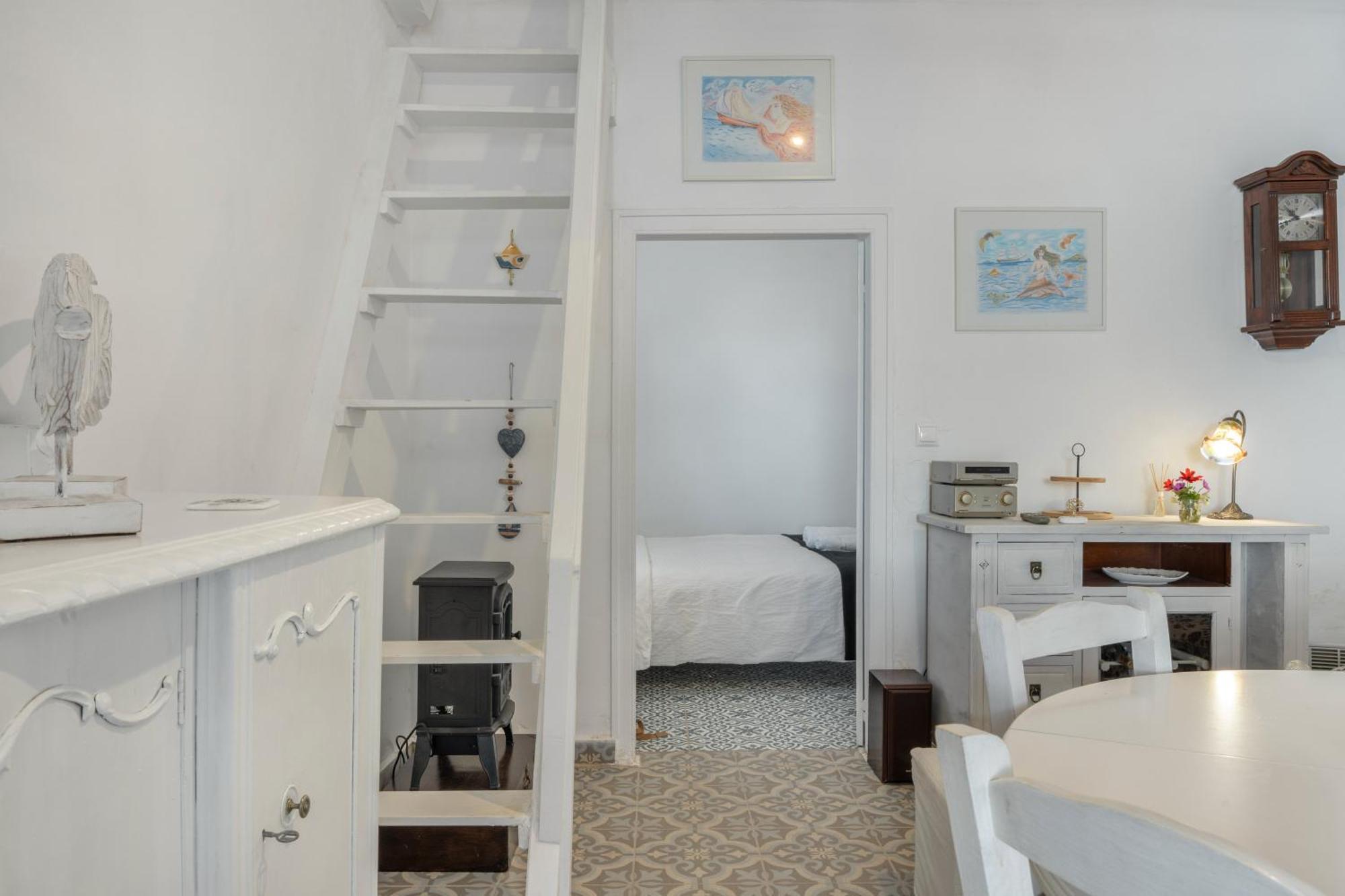 Anastasia The Traditional House Ioulis