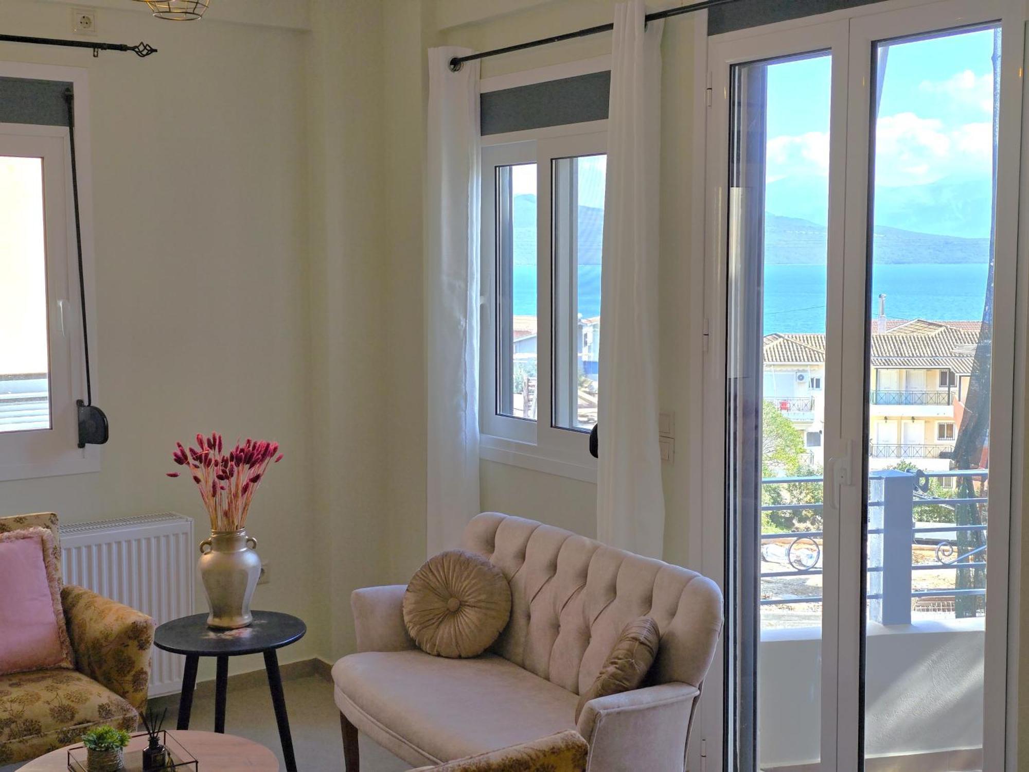 Cosy Lamprini Apartment *