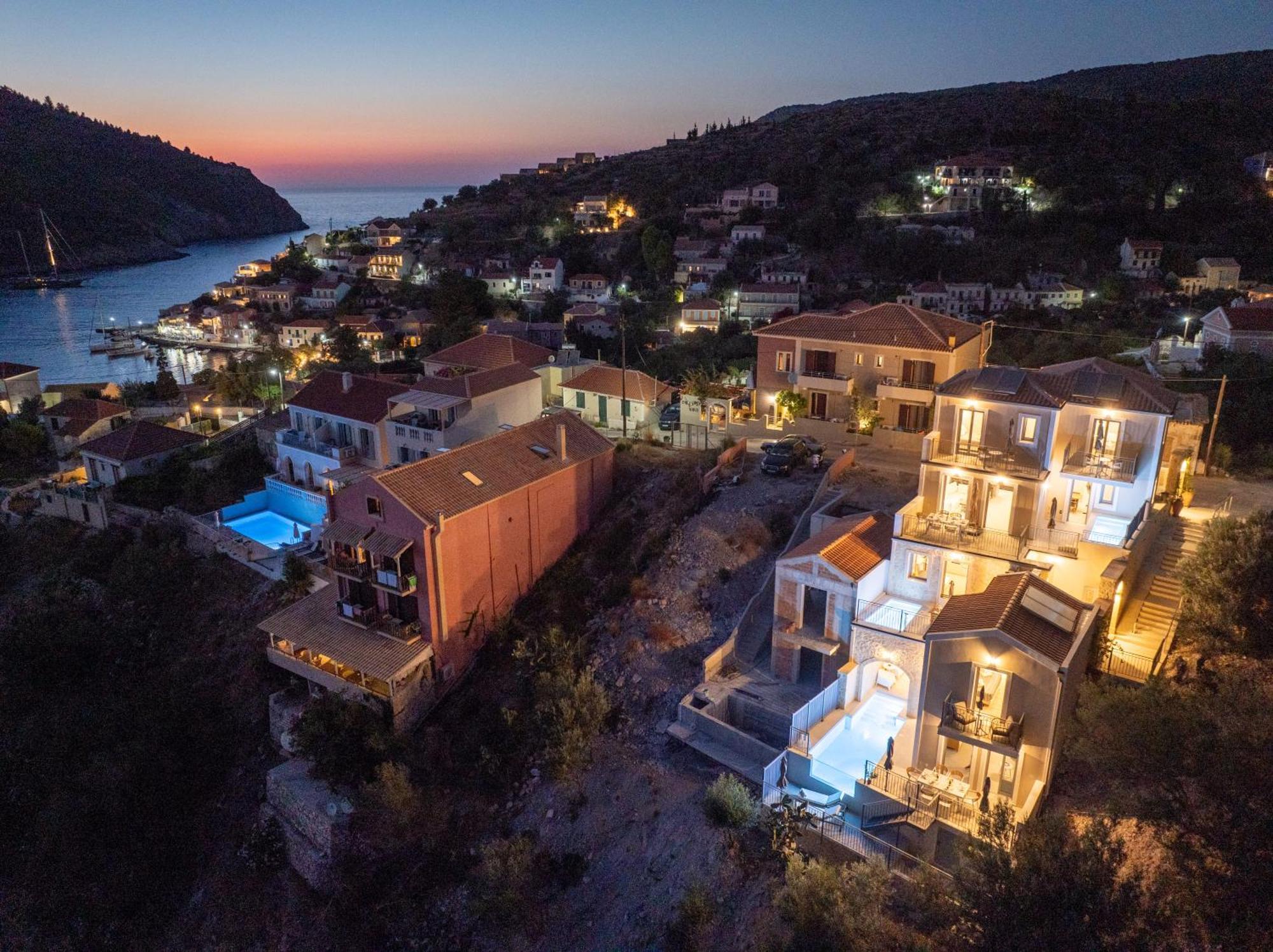 Apartment Assos Rockshore By The Sea *