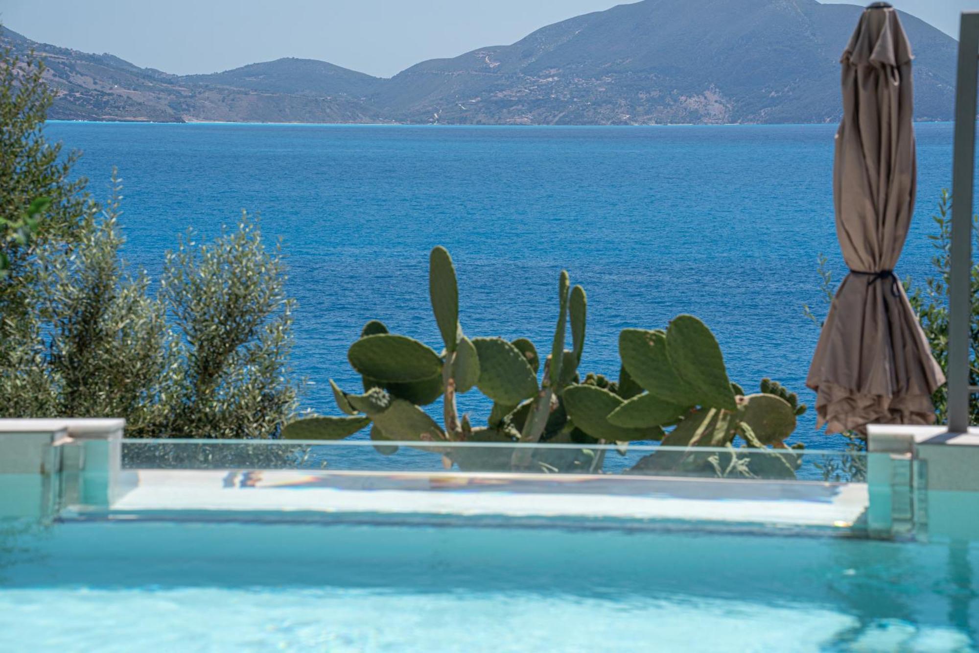 Assos Rockshore By The Sea *