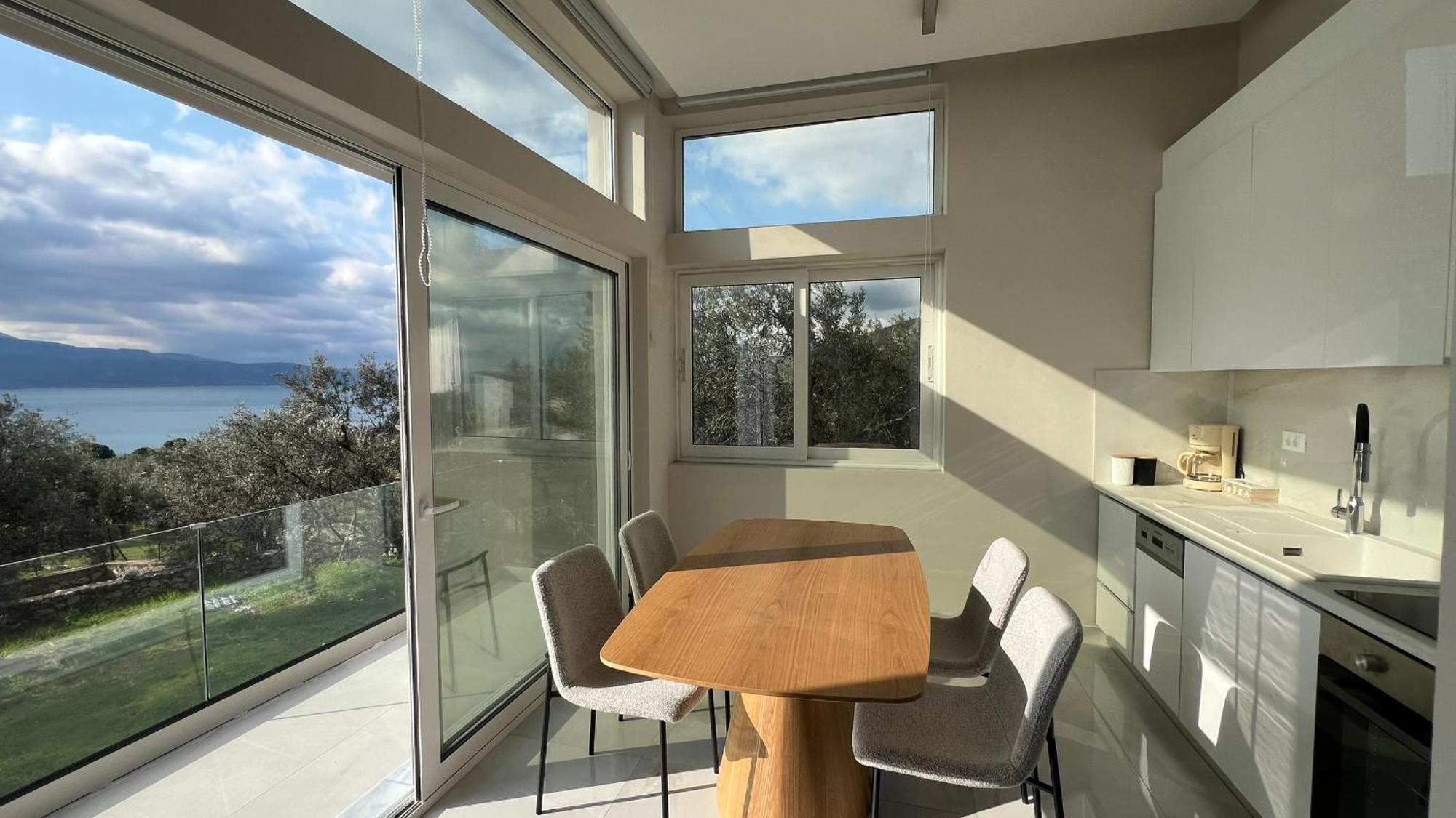 Presidential Sea View Apartment