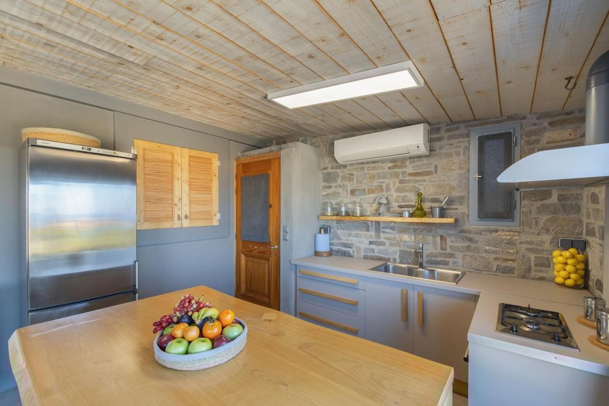 Holiday home Vitamine Sea House Parasporos