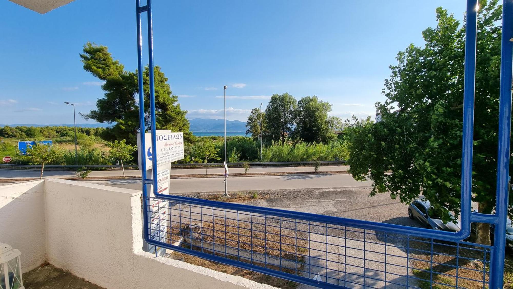 Apartment Gentle Breeze Kamena Vourla