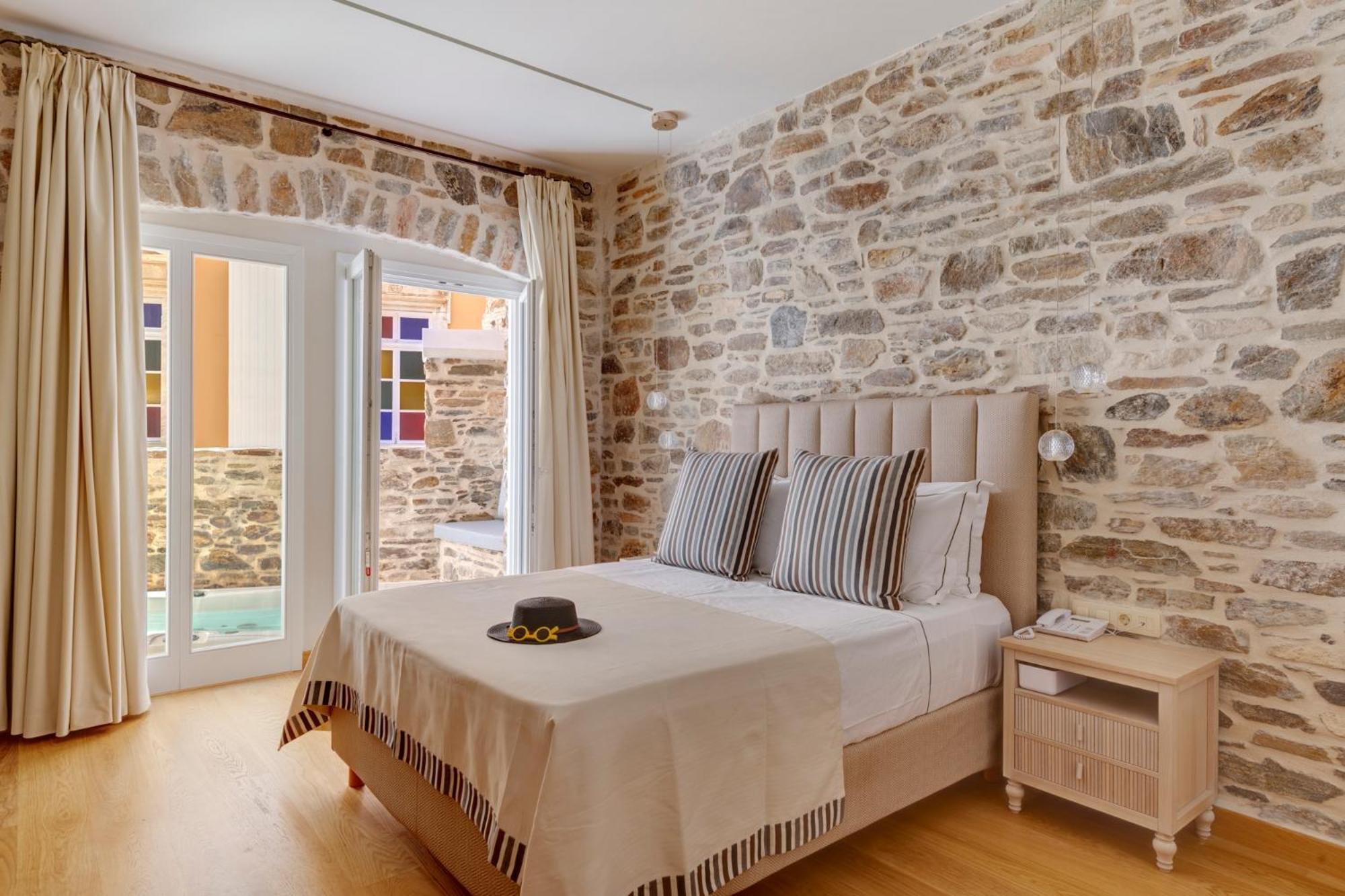 The Nestorian House Apartment Ermoupoli