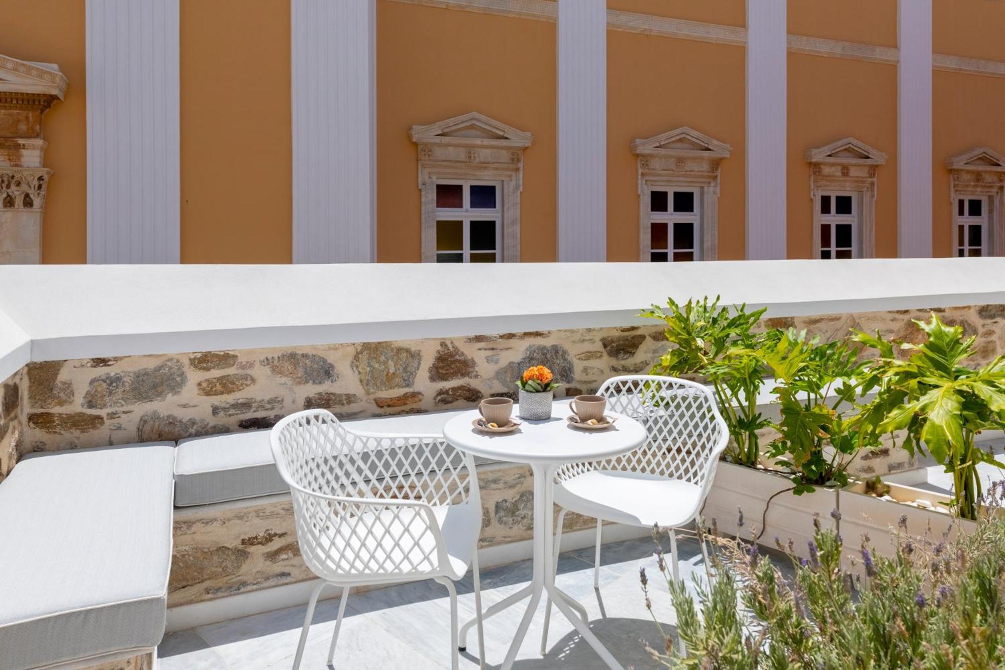 The Nestorian House Apartment Ermoupoli