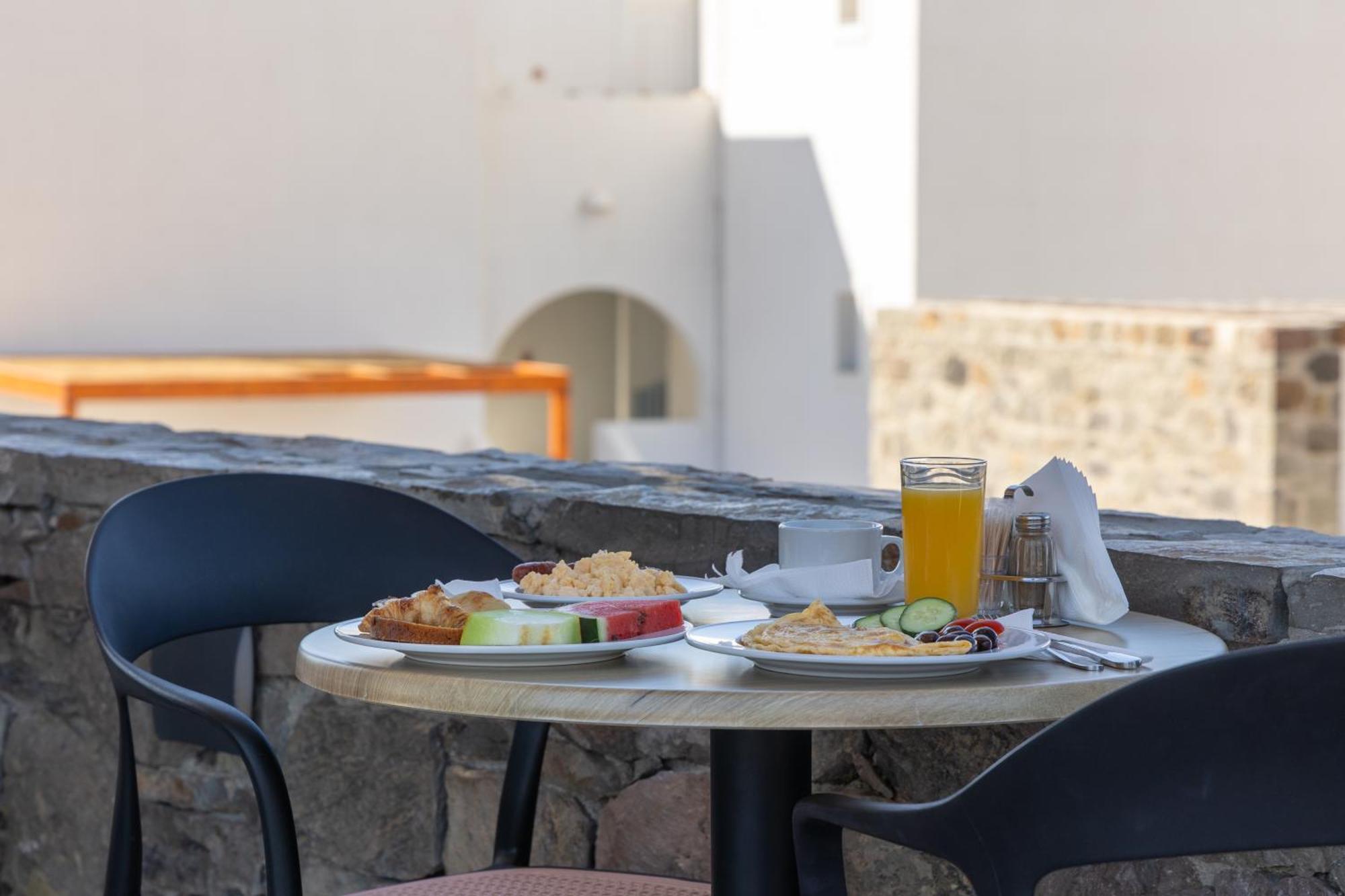 Hotel Afroessa Milos *