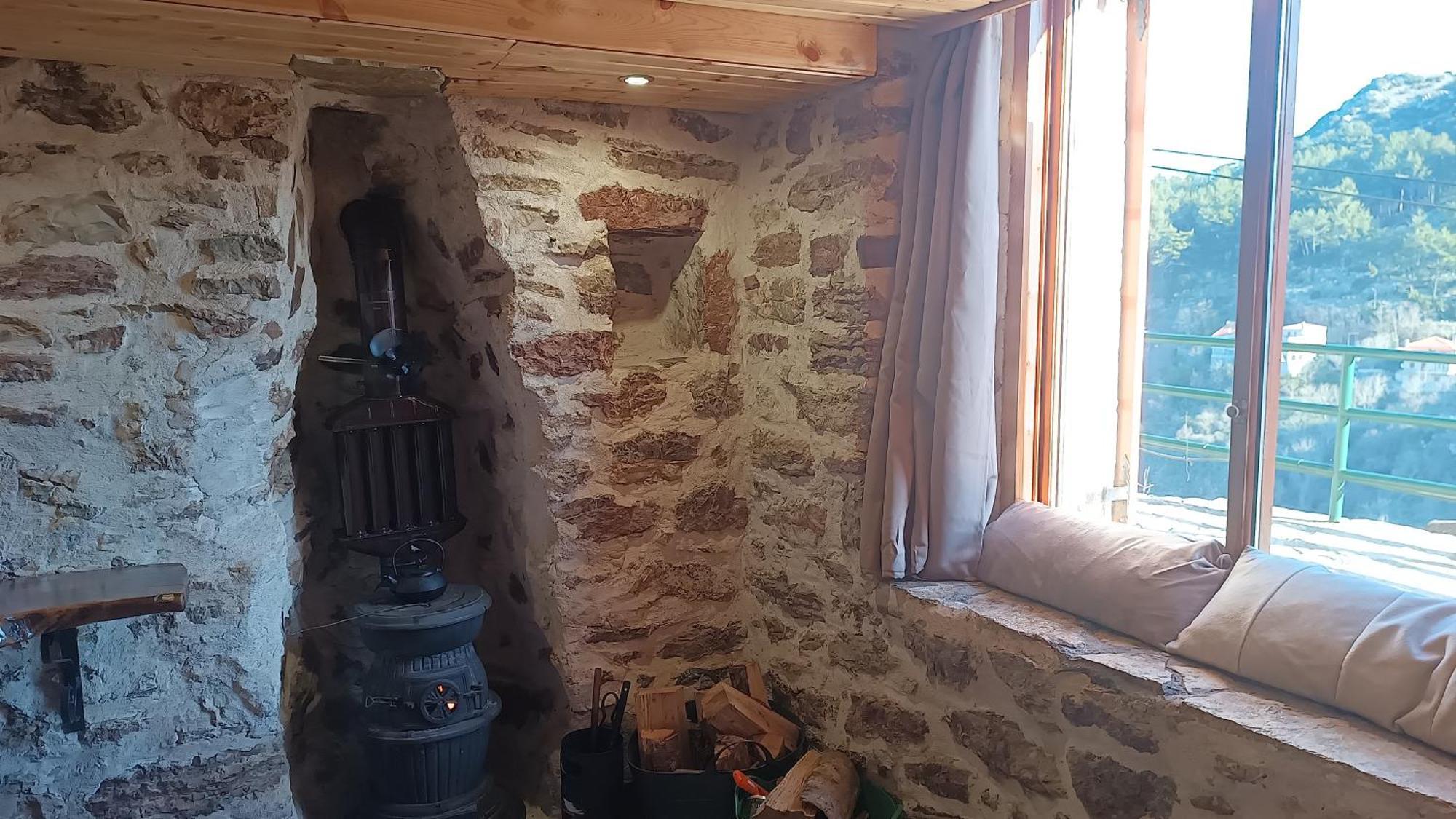 Adonis Guest house *
