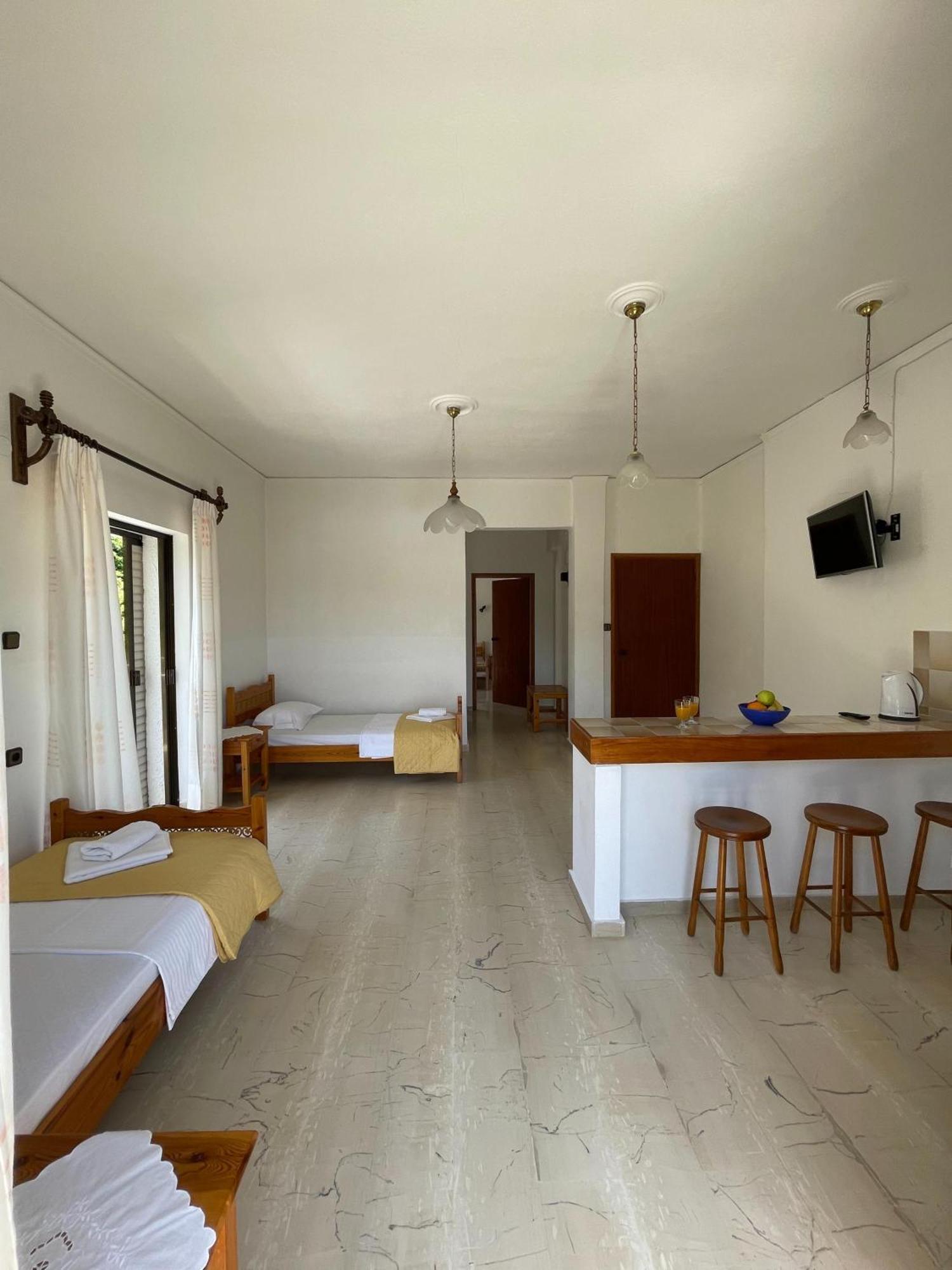 Aparthotel Aeolos