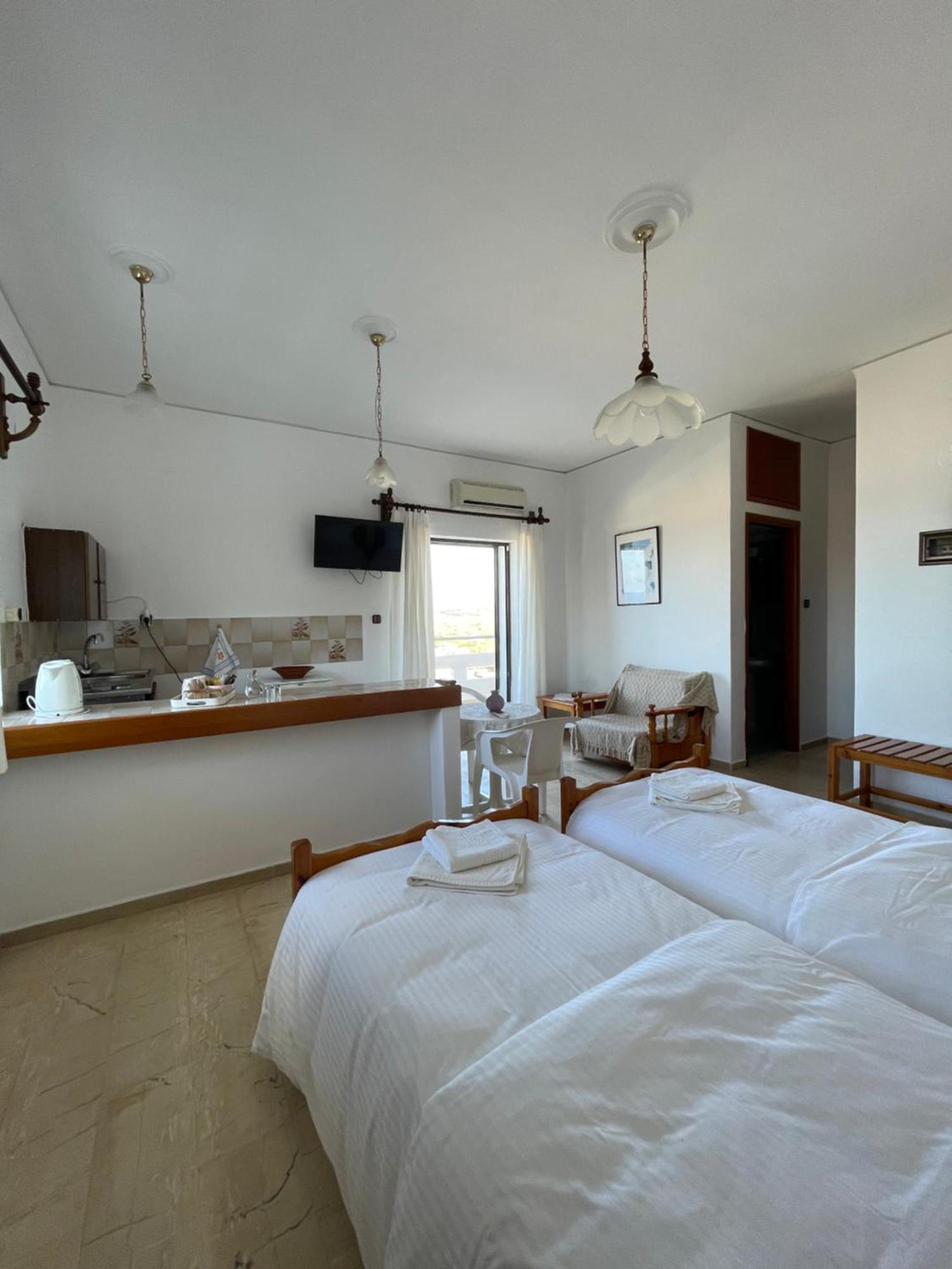 Aparthotel Aeolos 2*