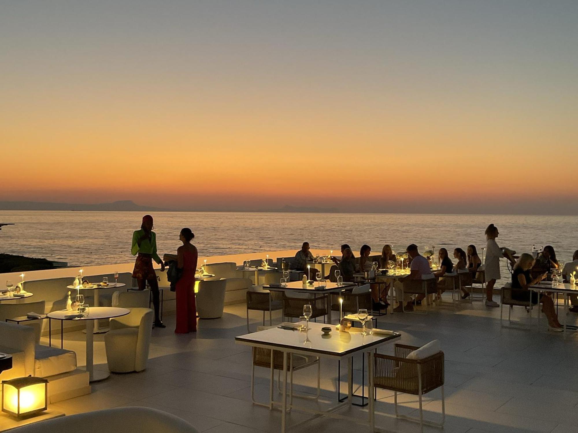 Resort Grecotel Luxme White