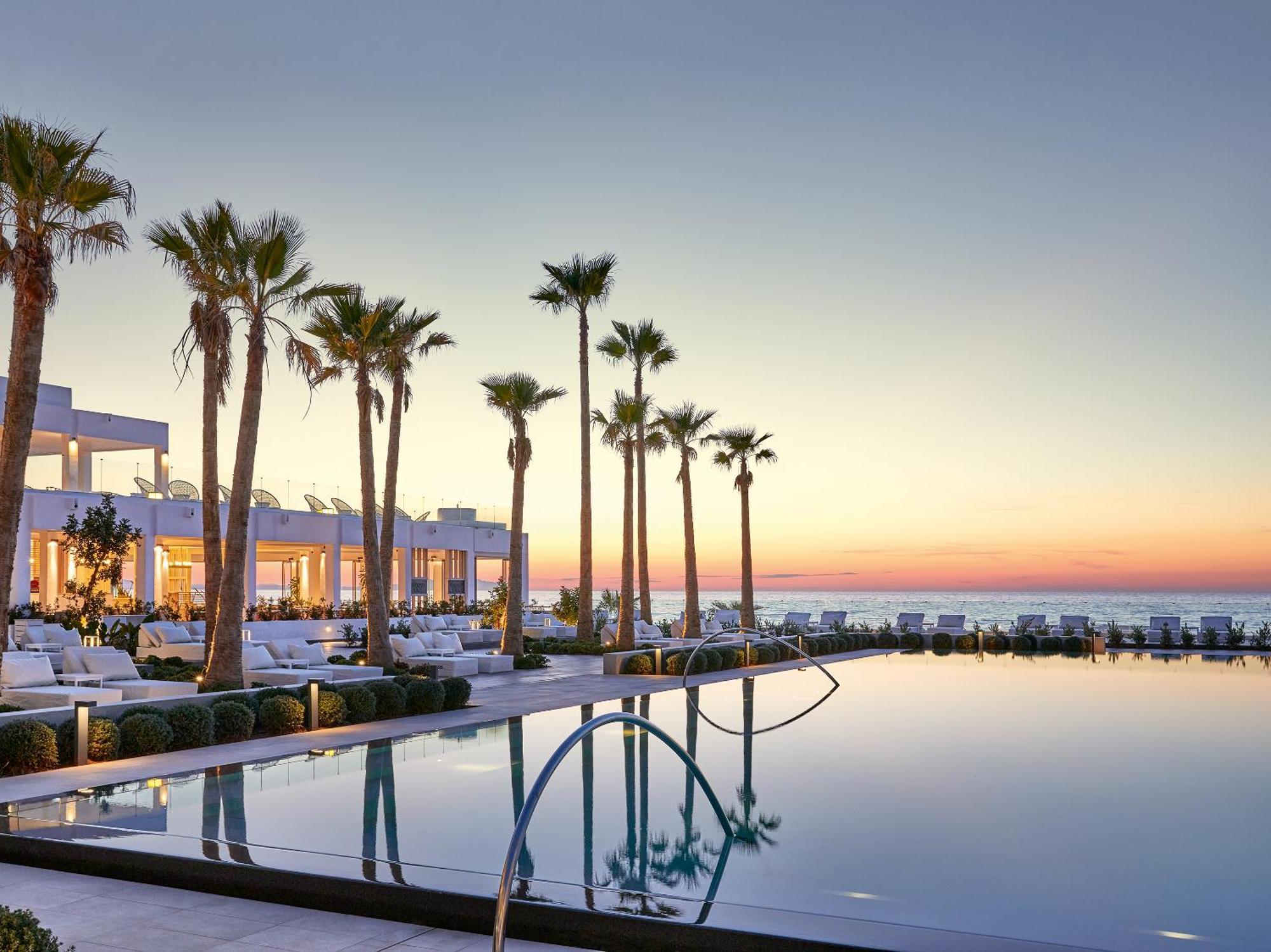 Resort Grecotel Luxme White
