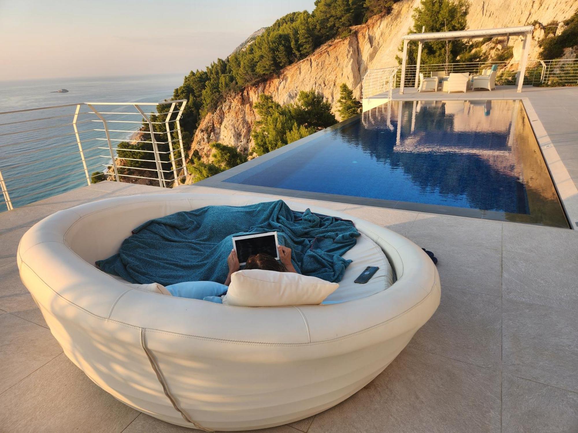 Okeanos Luxury -