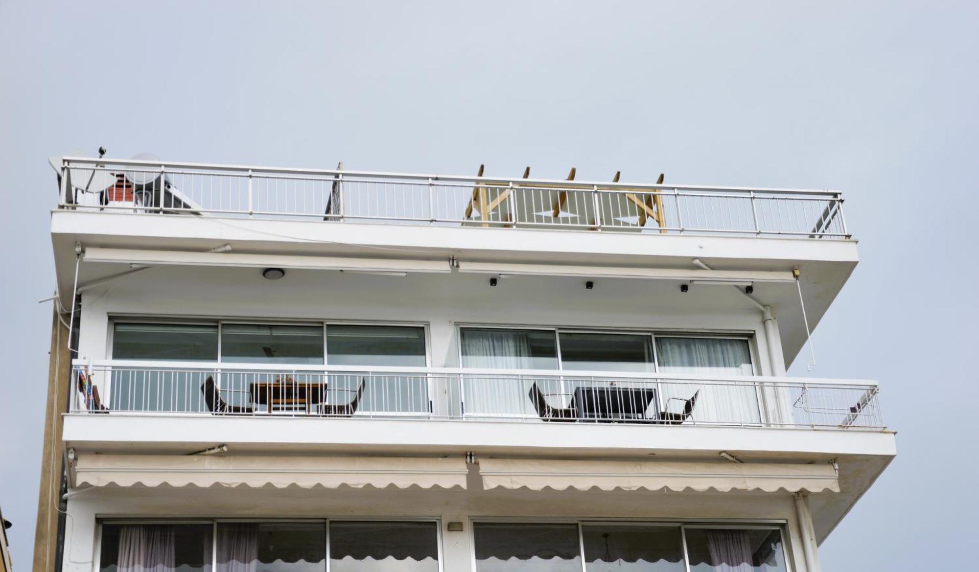 Apartment Side Ii *