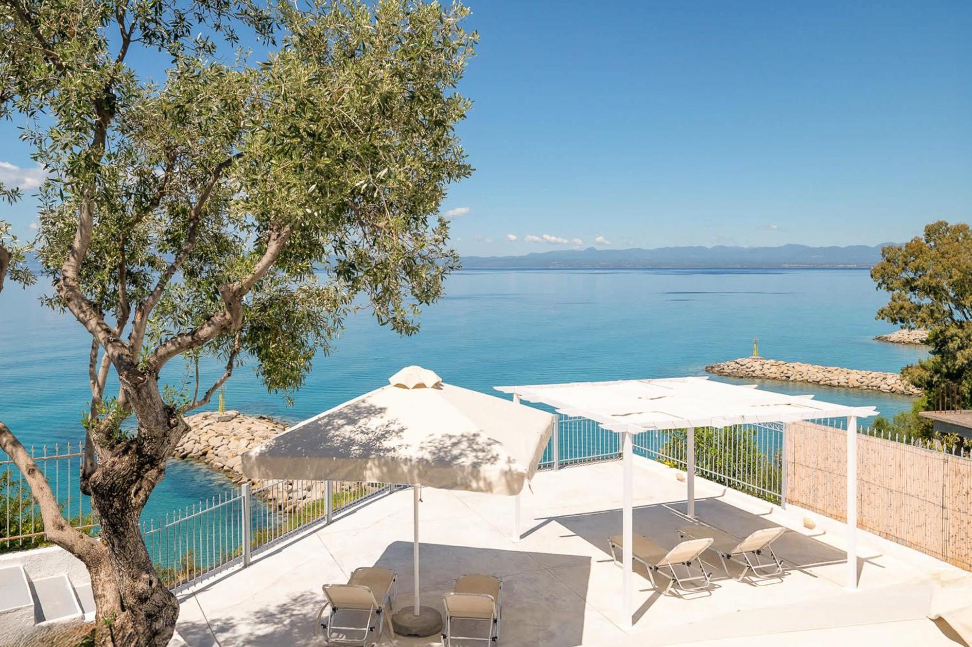 Holiday home Pouletis Family - Akroyali Seaview Getaways *