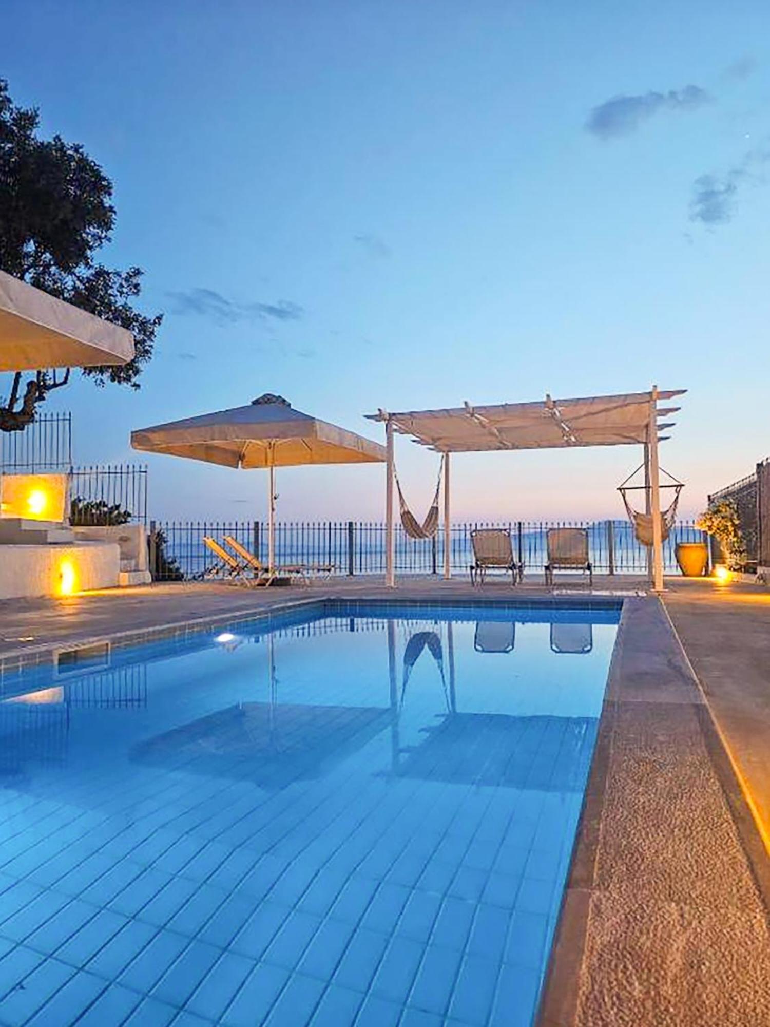 Pouletis Family - Akroyali Seaview Getaways Holiday home Kalamata
