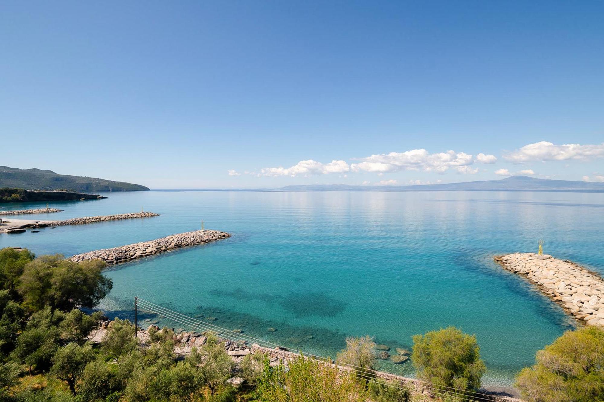 Pouletis Family - Akroyali Seaview Getaways * Kalamata
