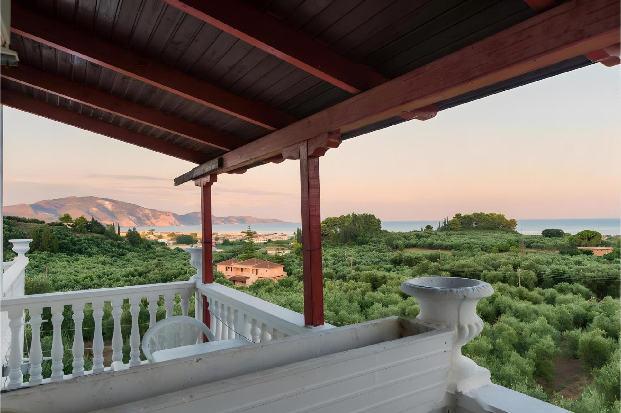 Tamar Apartments, Guest house