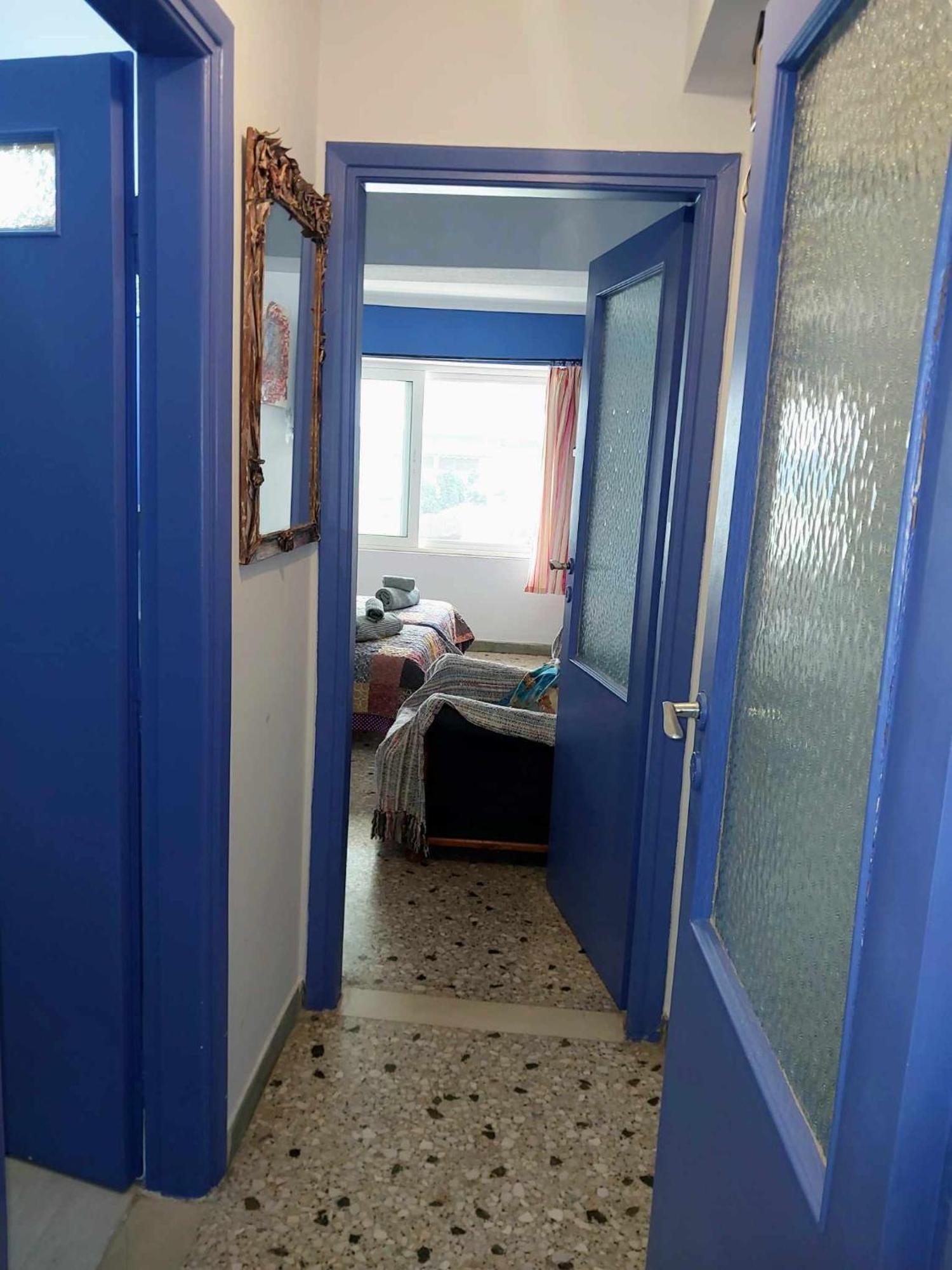 Apartment By The 2 Saronida