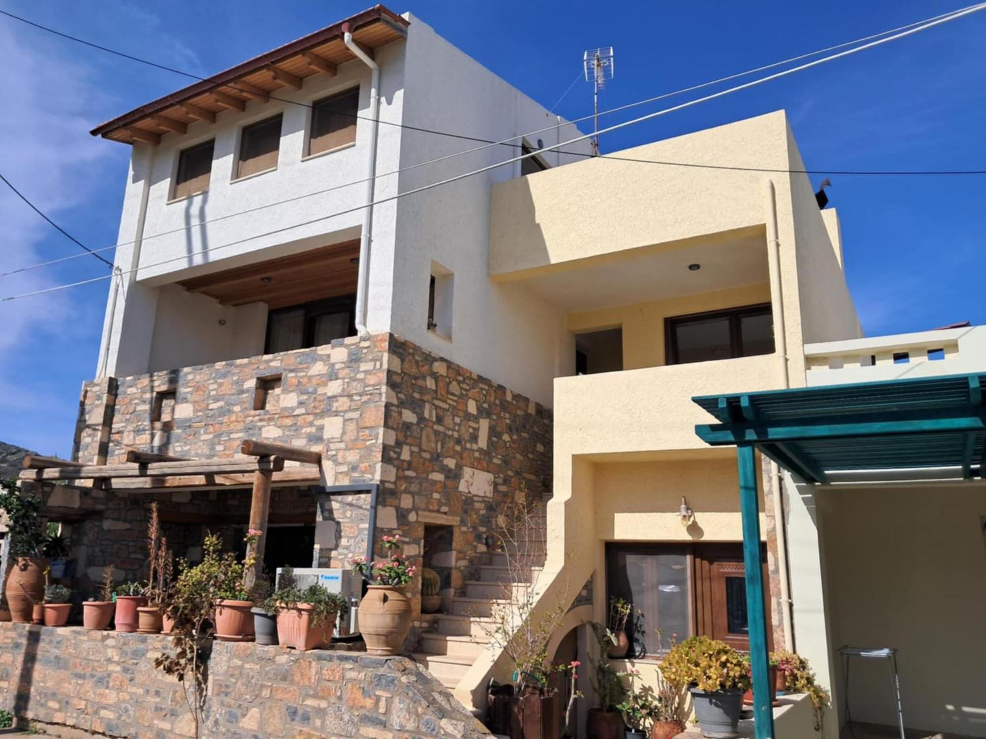Koxylia Apts